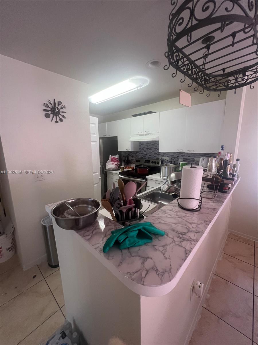 PALM LAKE CONDO - Residential