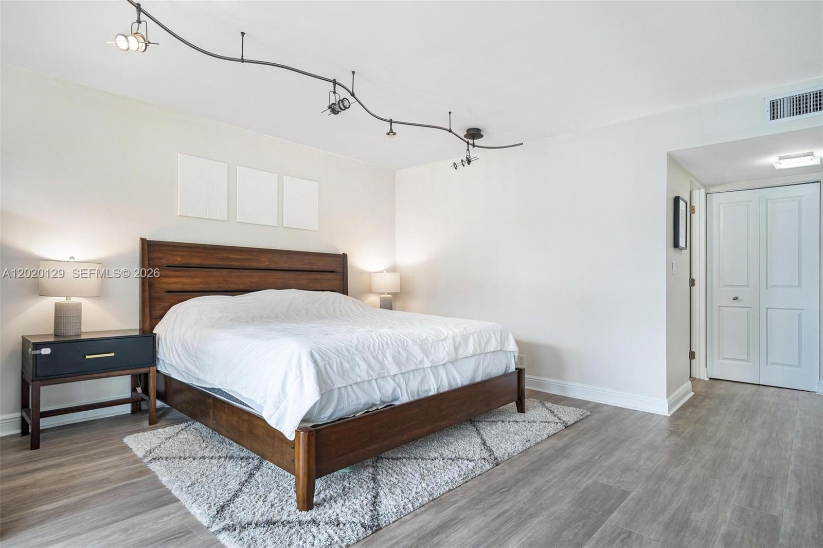 BRICKELL PLACE PHASE II C - Residential Lease