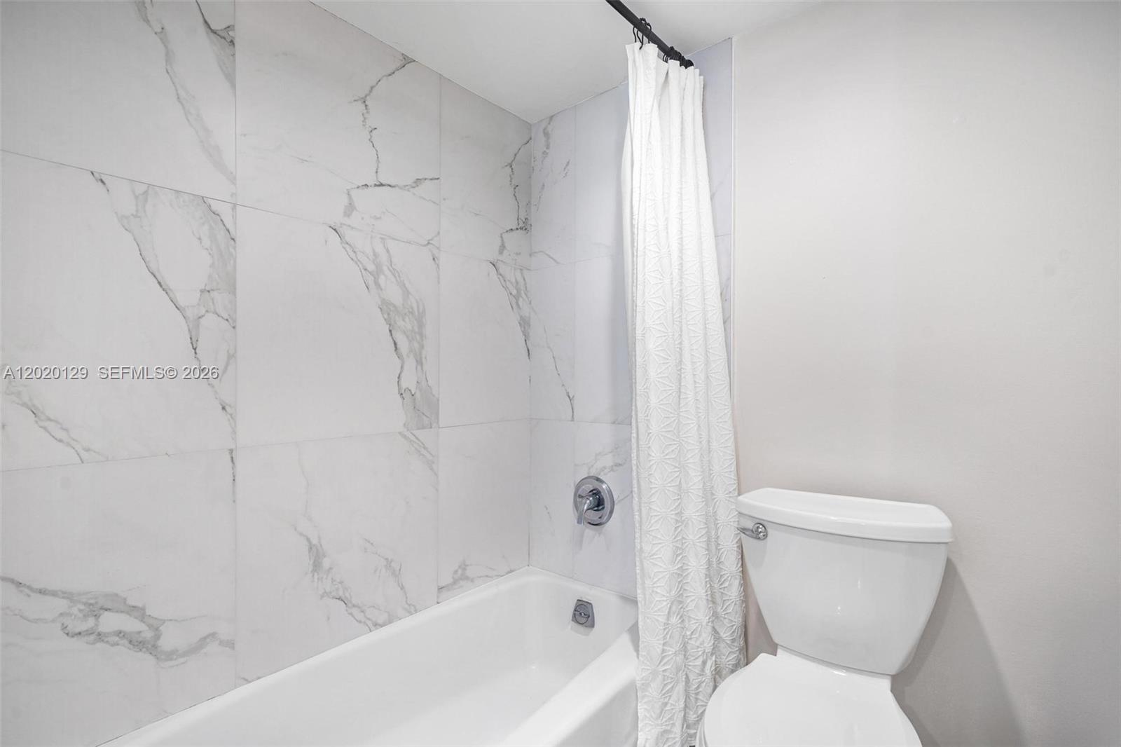BRICKELL PLACE PHASE II C - Residential Lease
