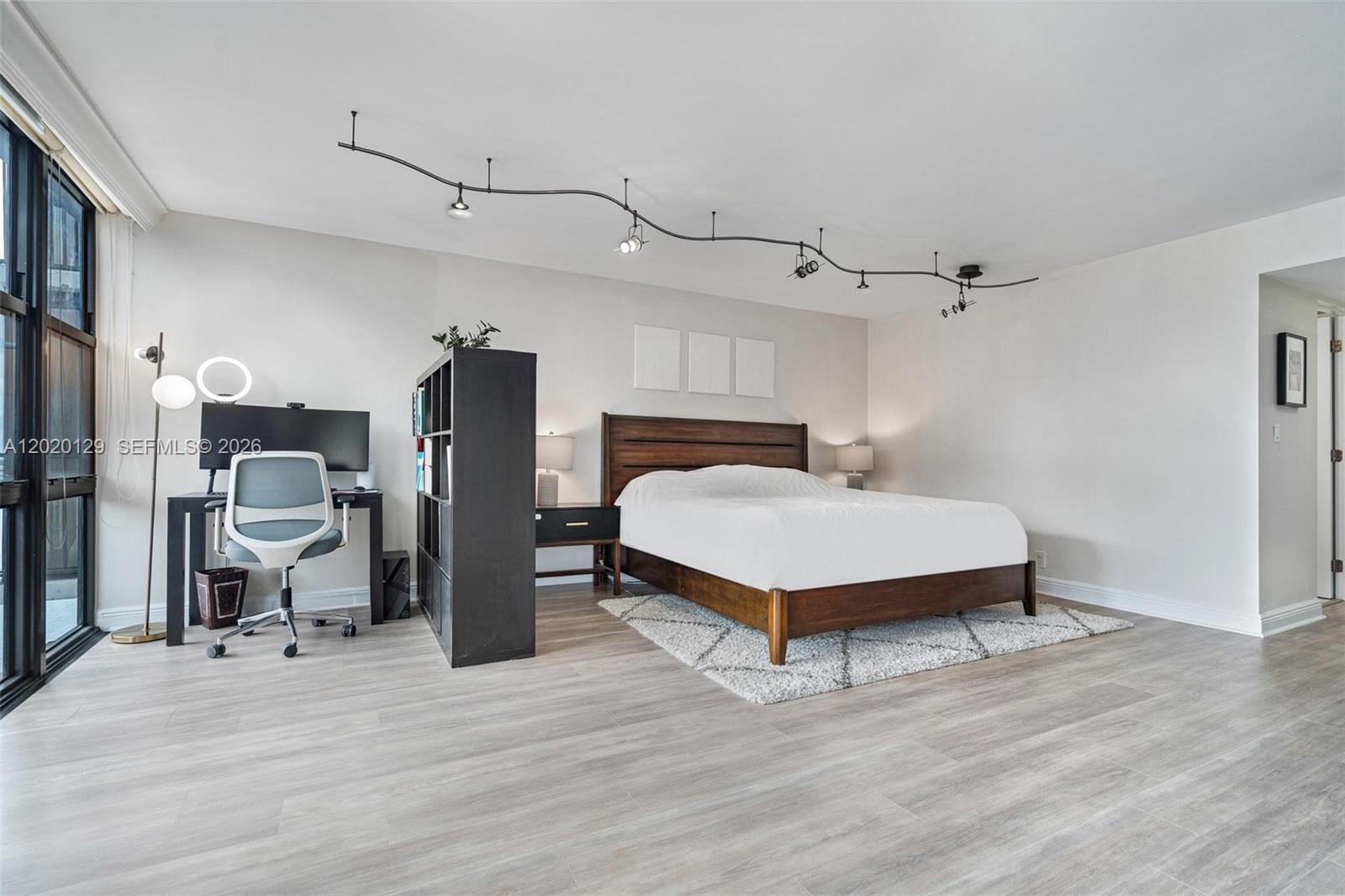 BRICKELL PLACE PHASE II C - Residential Lease