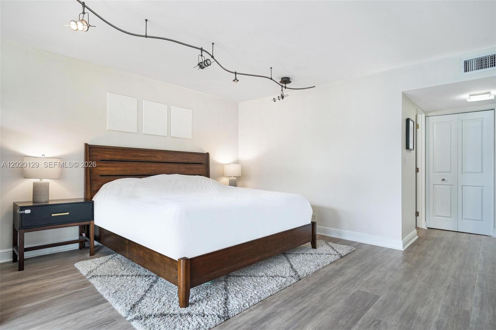 BRICKELL PLACE PHASE II C - Residential Lease