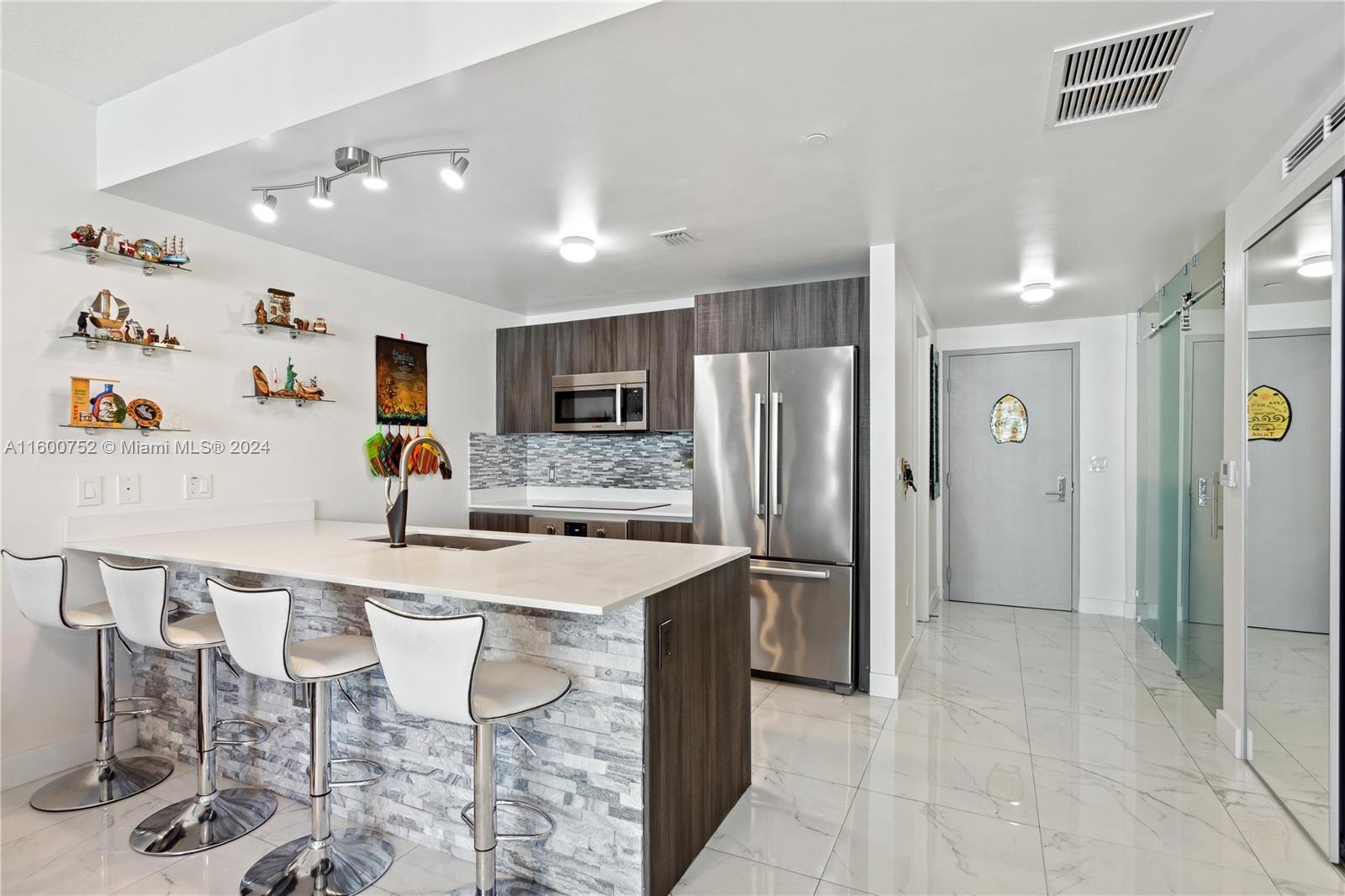 ARIA ON THE BAY CONDO - Residential Lease