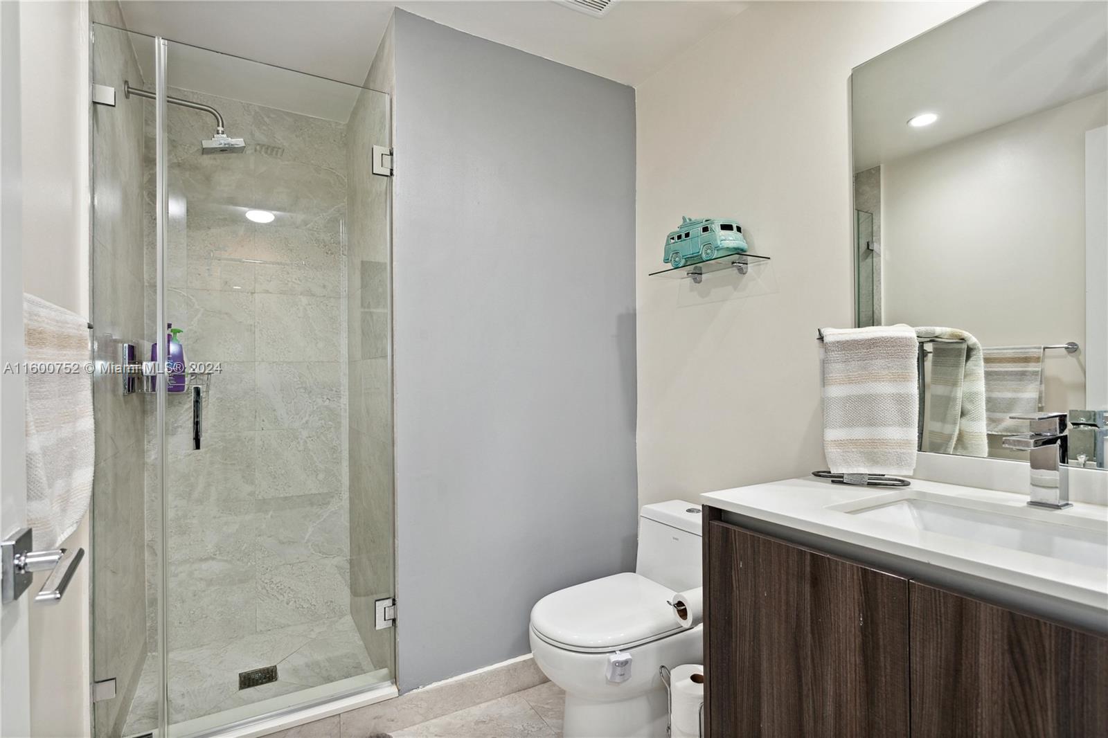 ARIA ON THE BAY CONDO - Residential Lease