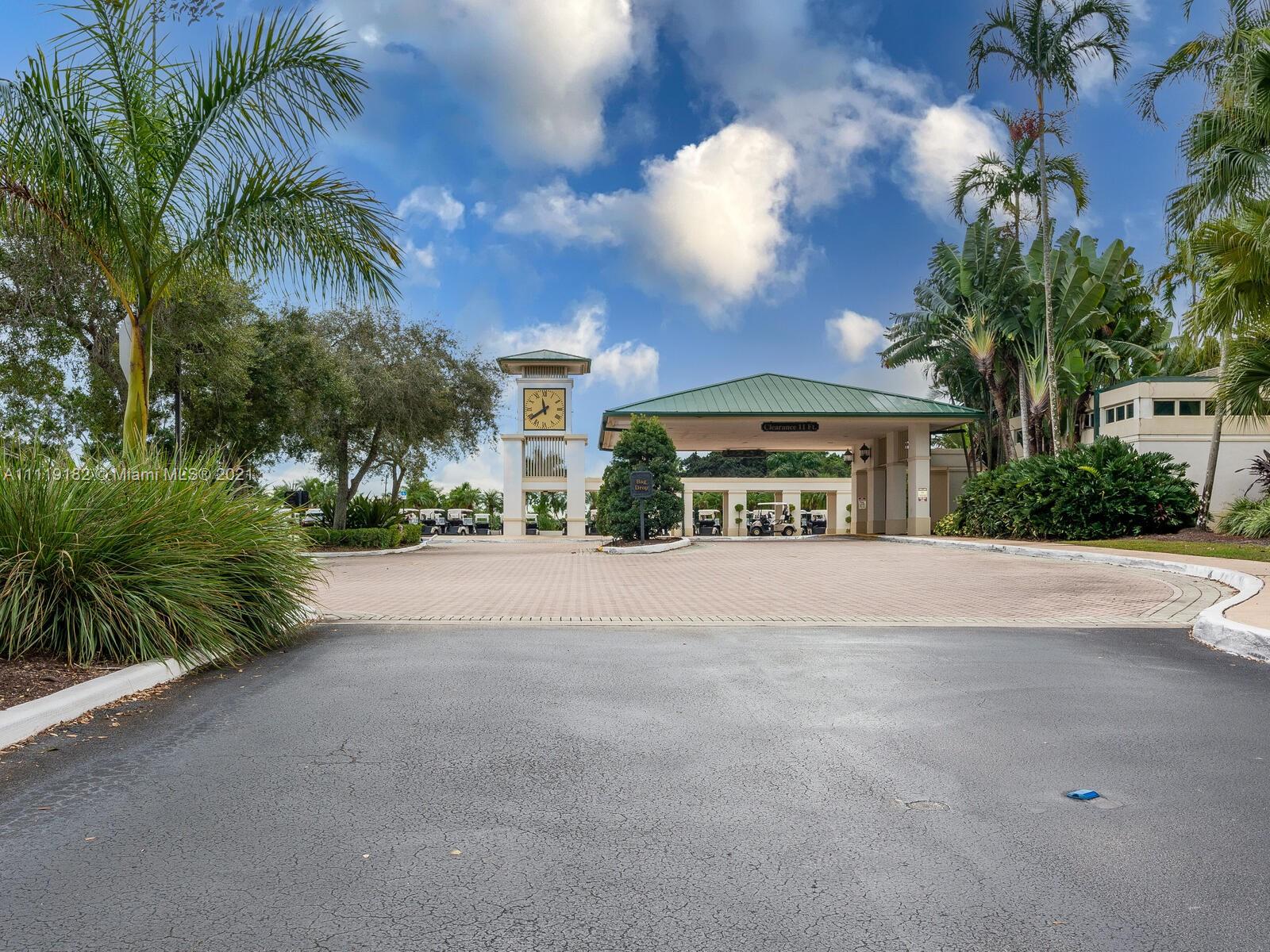COURTSIDE AT WESTON HILLS - Residential