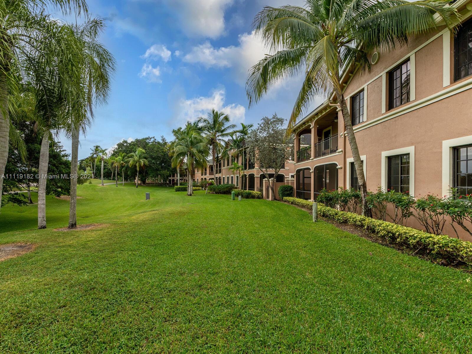 COURTSIDE AT WESTON HILLS - Residential