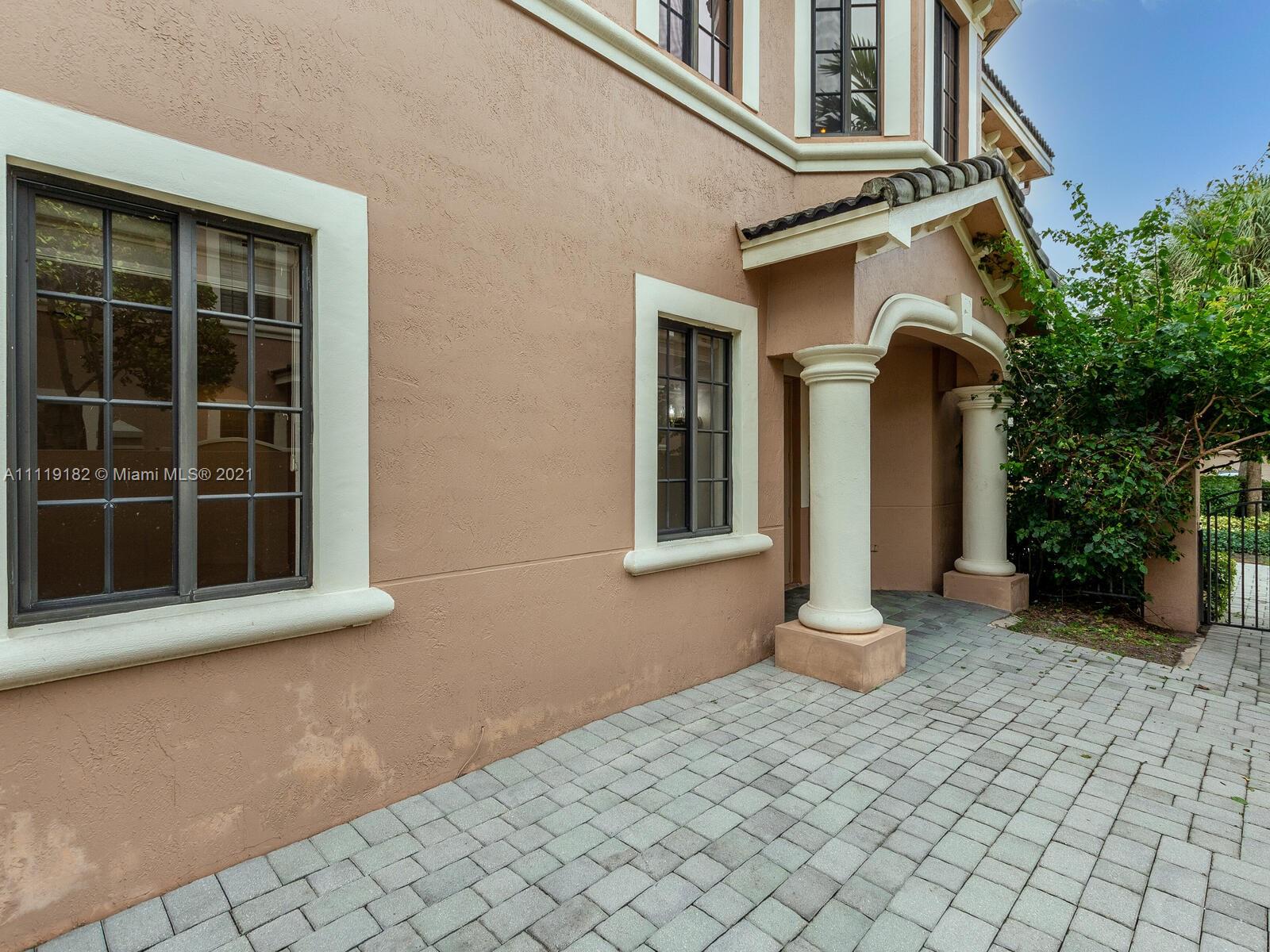 COURTSIDE AT WESTON HILLS - Residential