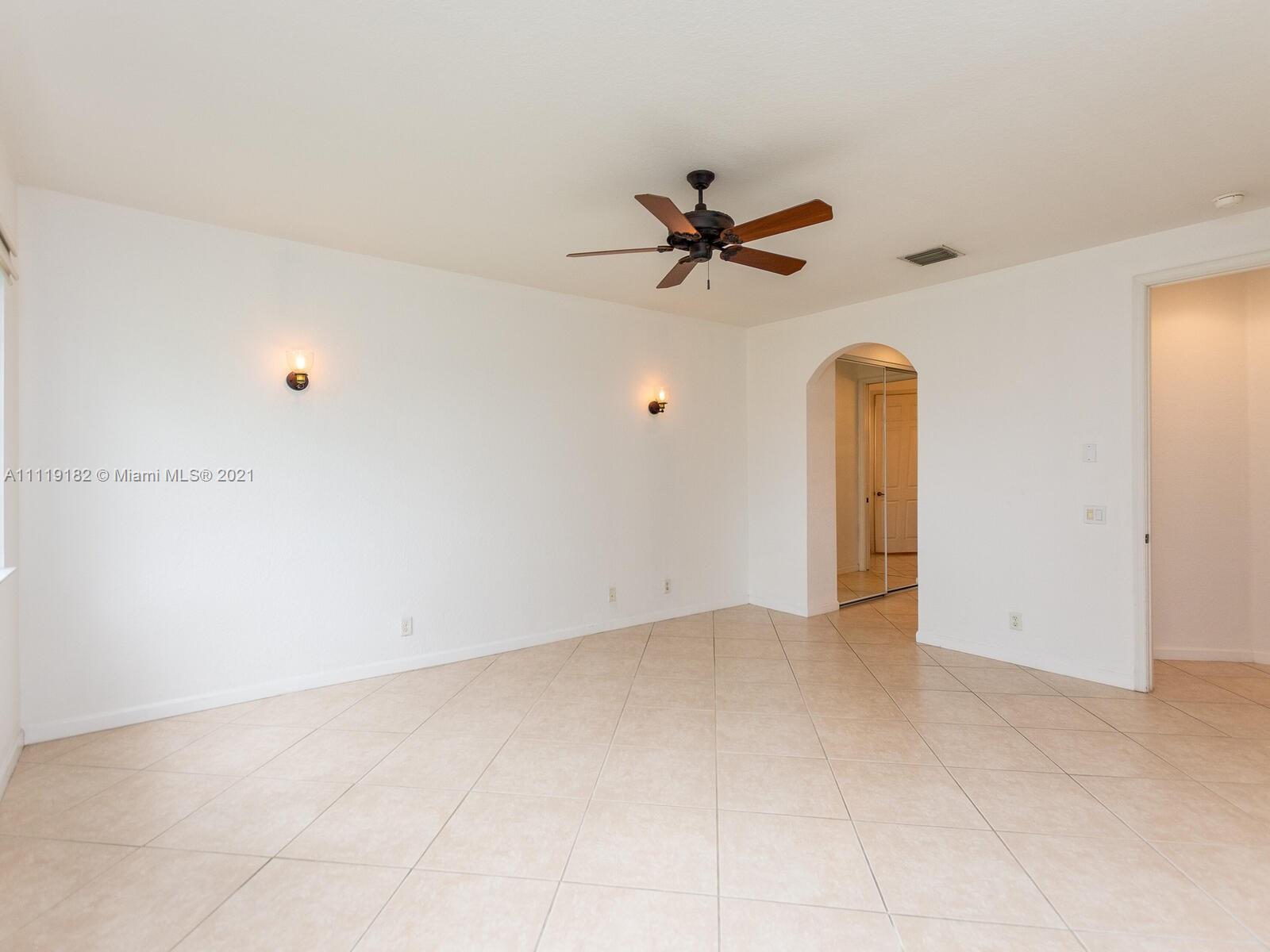 COURTSIDE AT WESTON HILLS - Residential