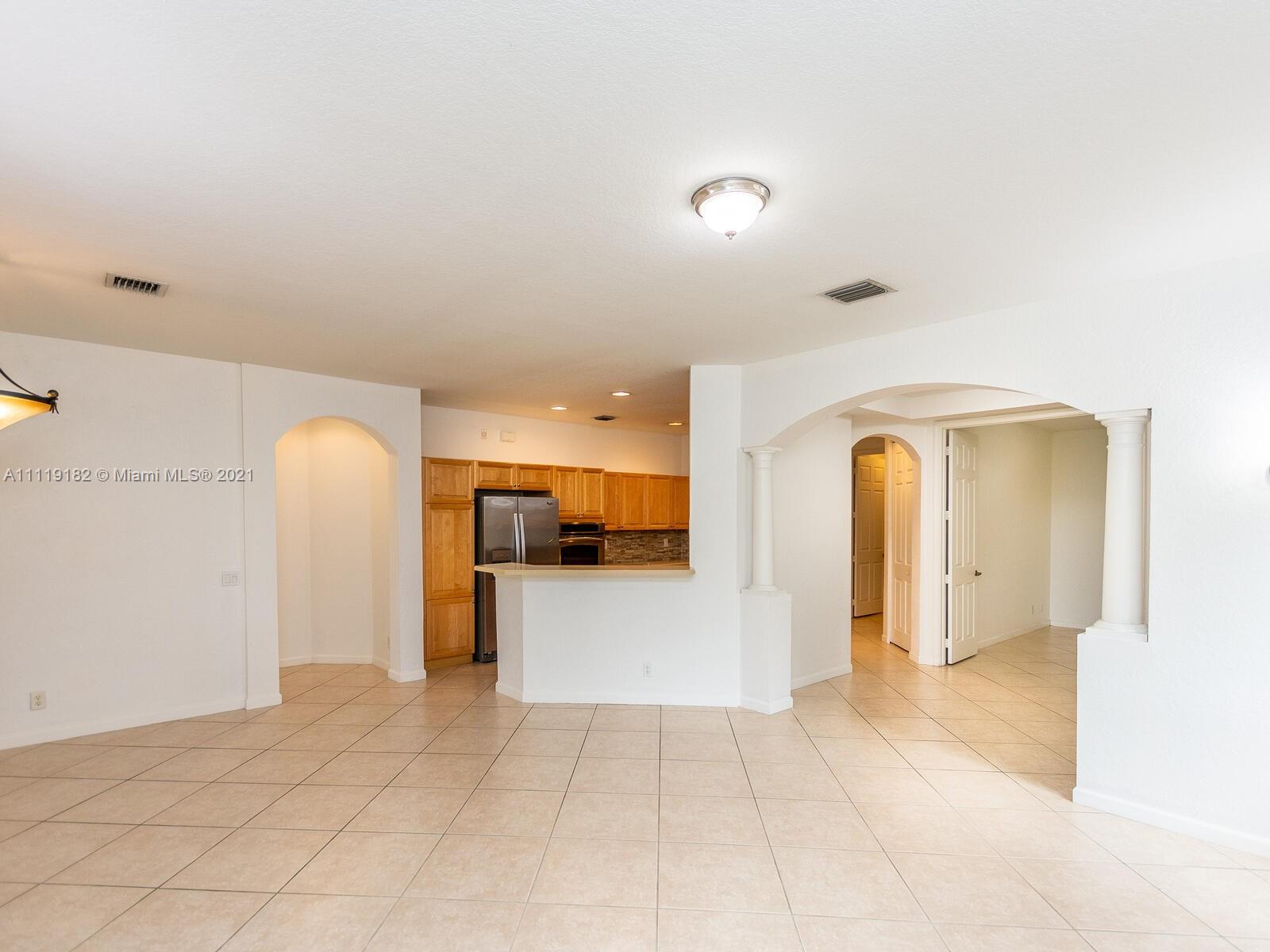 COURTSIDE AT WESTON HILLS - Residential