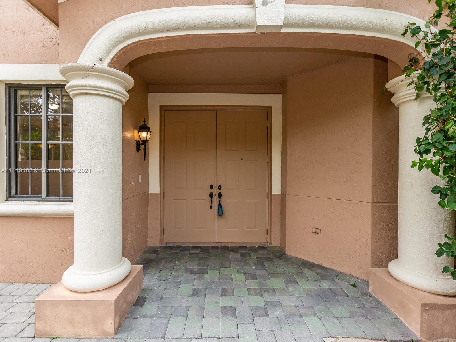 COURTSIDE AT WESTON HILLS - Residential