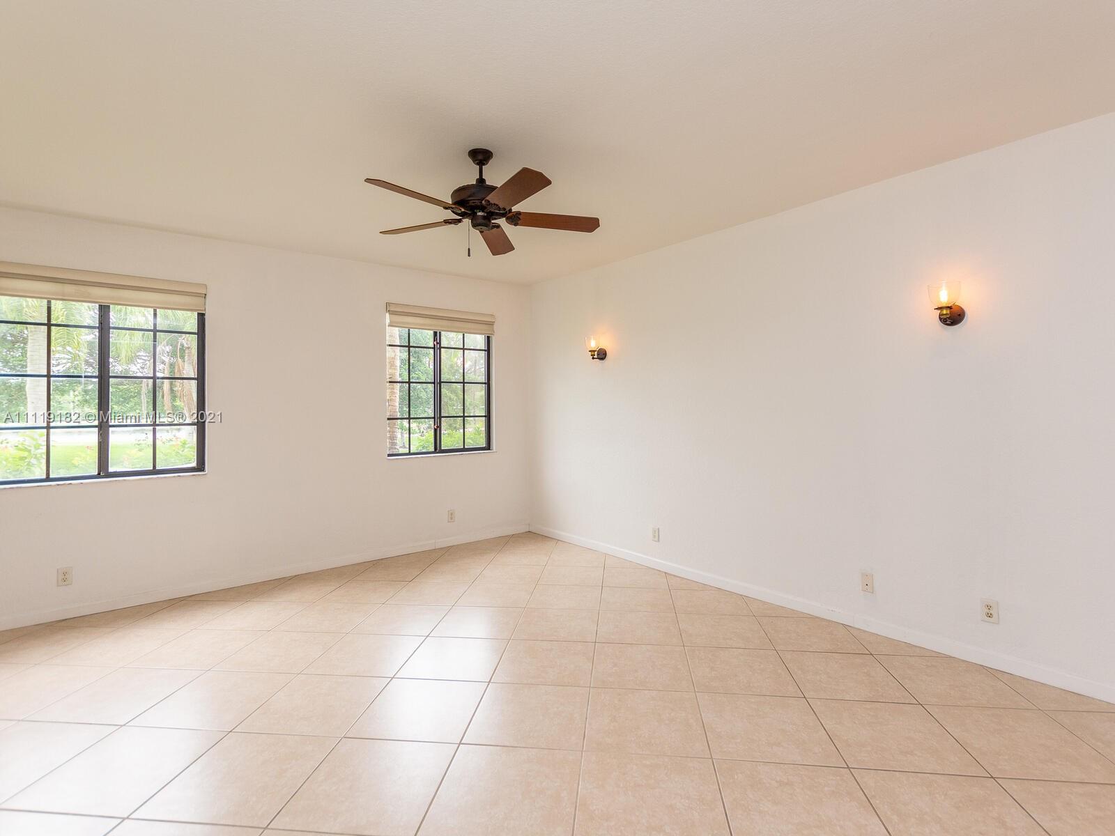 COURTSIDE AT WESTON HILLS - Residential