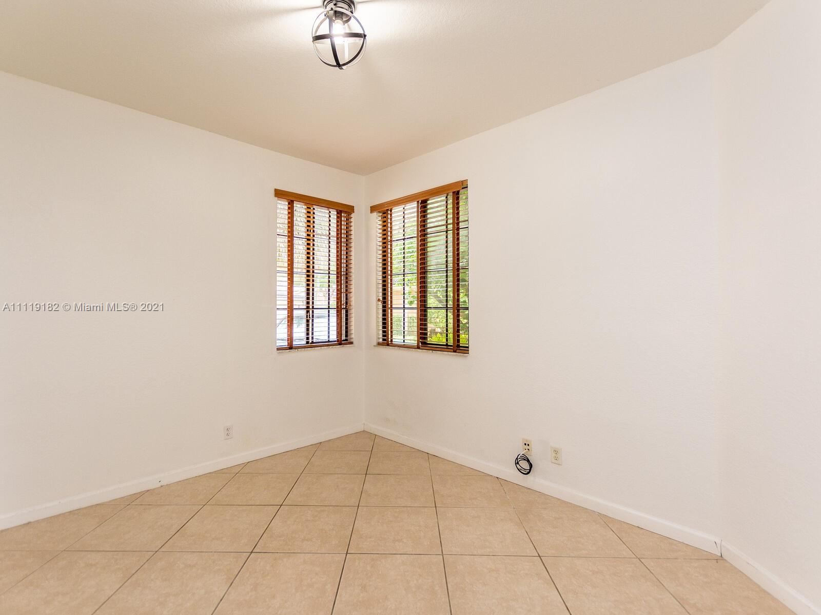 COURTSIDE AT WESTON HILLS - Residential
