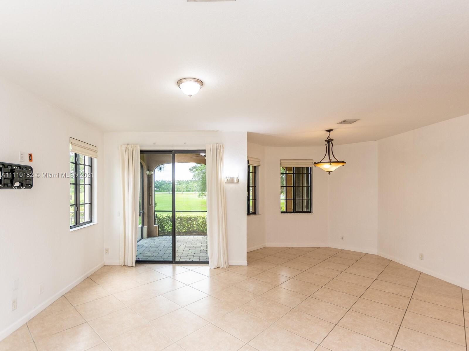 COURTSIDE AT WESTON HILLS - Residential