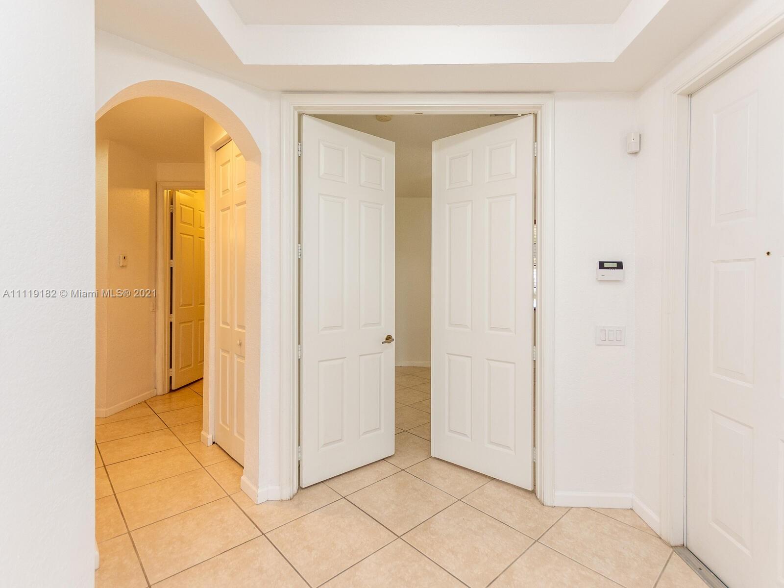 COURTSIDE AT WESTON HILLS - Residential