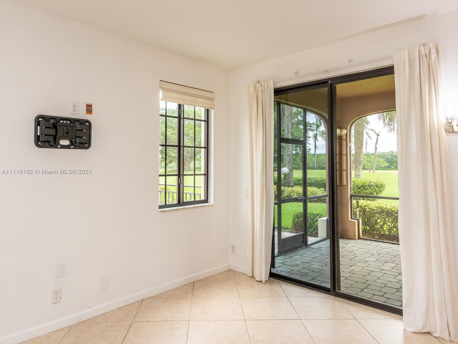 COURTSIDE AT WESTON HILLS - Residential