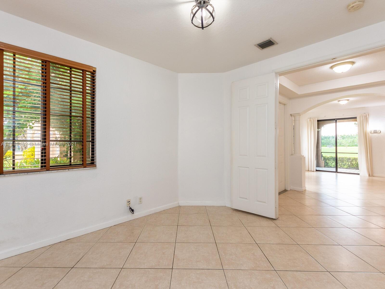 COURTSIDE AT WESTON HILLS - Residential