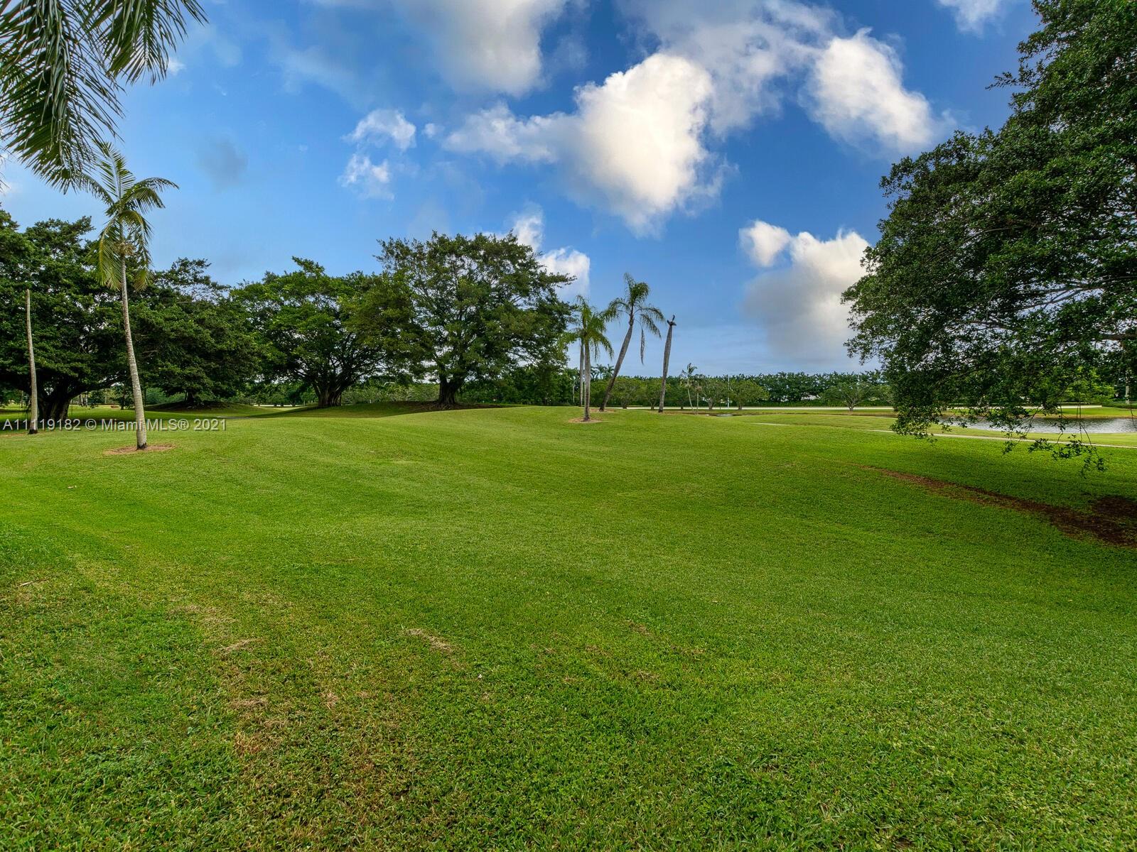 COURTSIDE AT WESTON HILLS - Residential