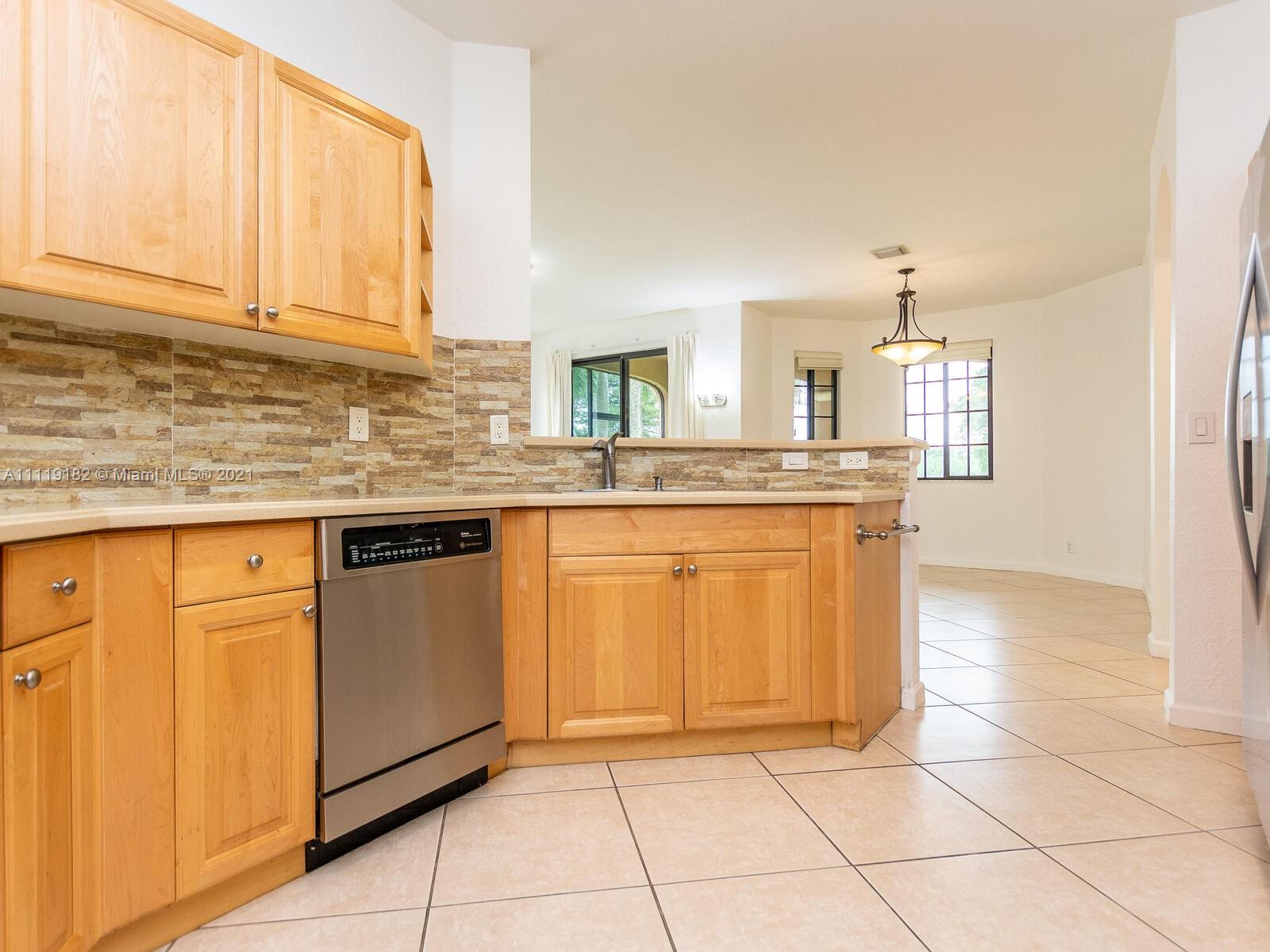COURTSIDE AT WESTON HILLS - Residential