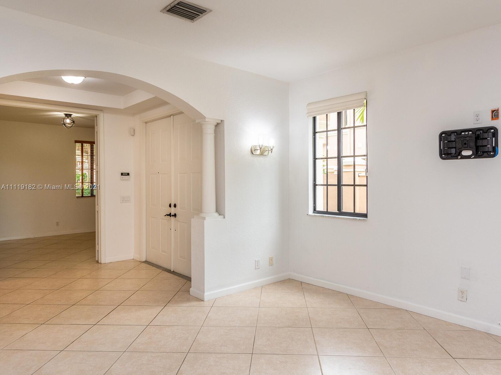 COURTSIDE AT WESTON HILLS - Residential