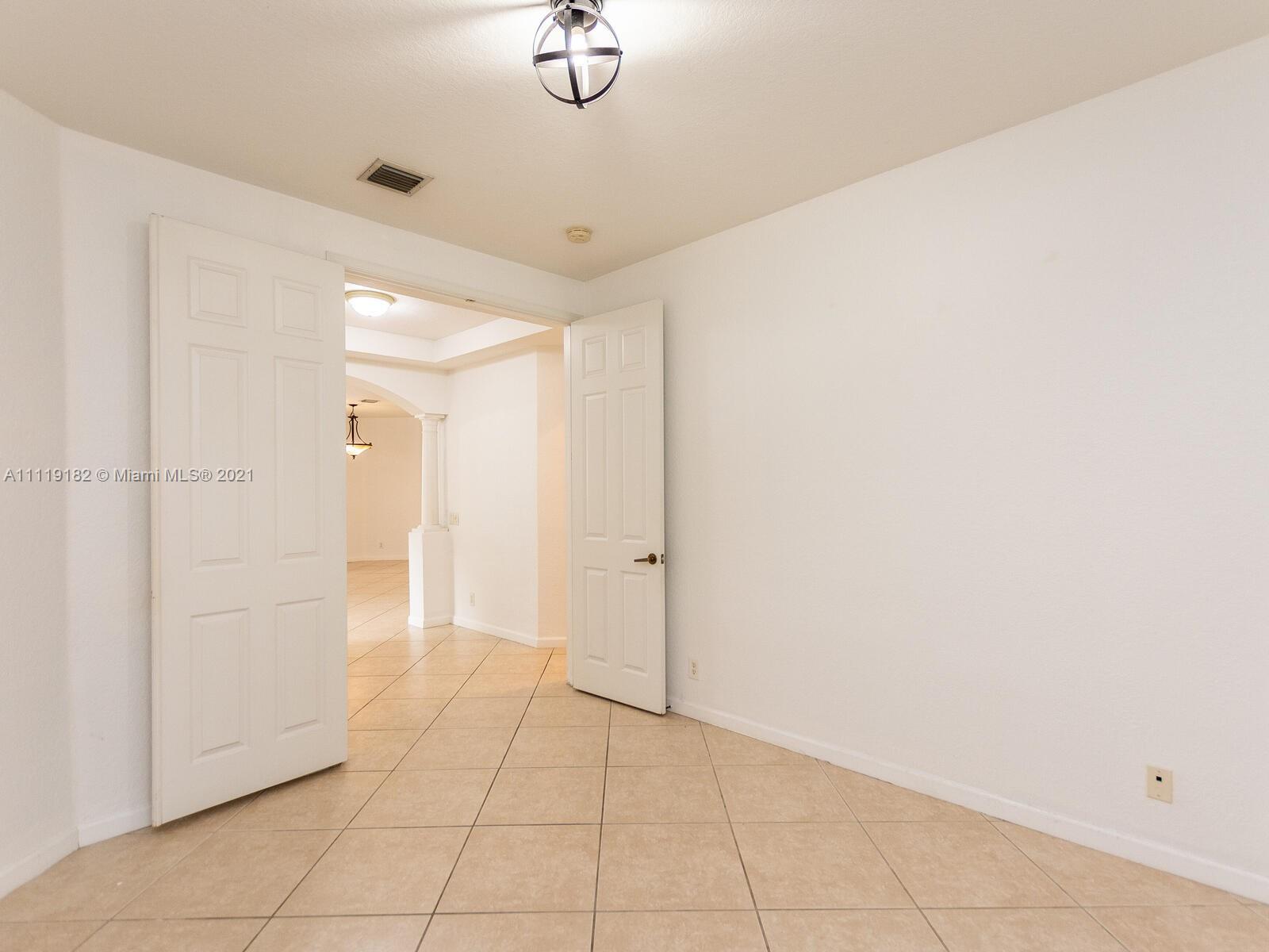 COURTSIDE AT WESTON HILLS - Residential