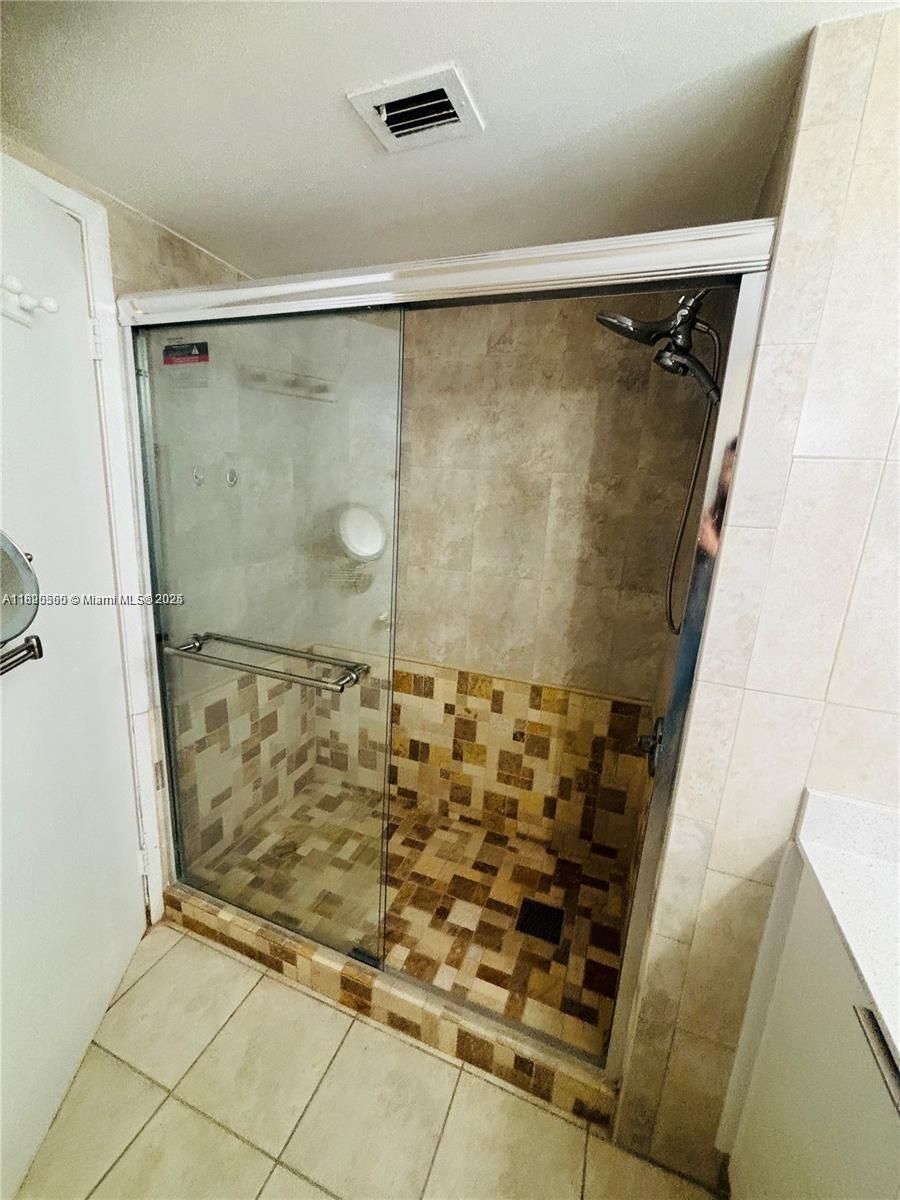THE GREENS AT DORAL CONDO - Residential Lease