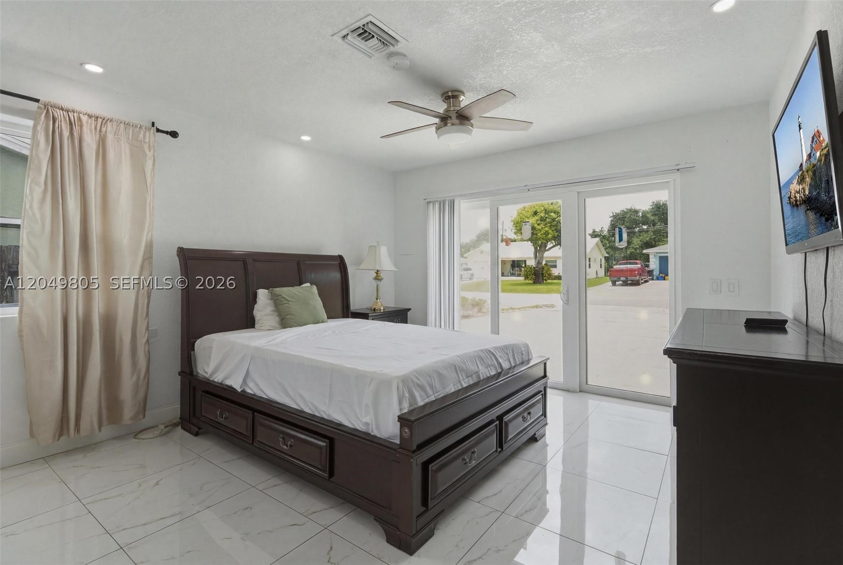 FLORAL PARK LANTANA - Residential Lease