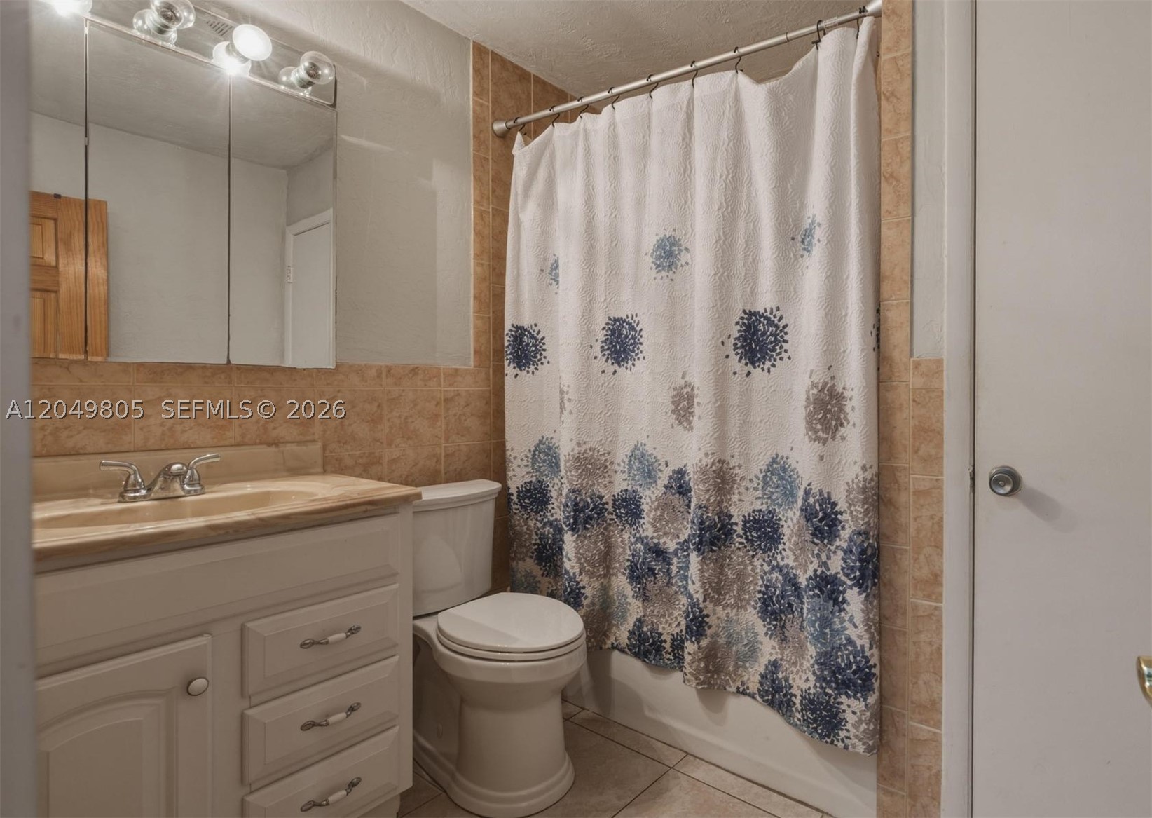 FLORAL PARK LANTANA - Residential Lease