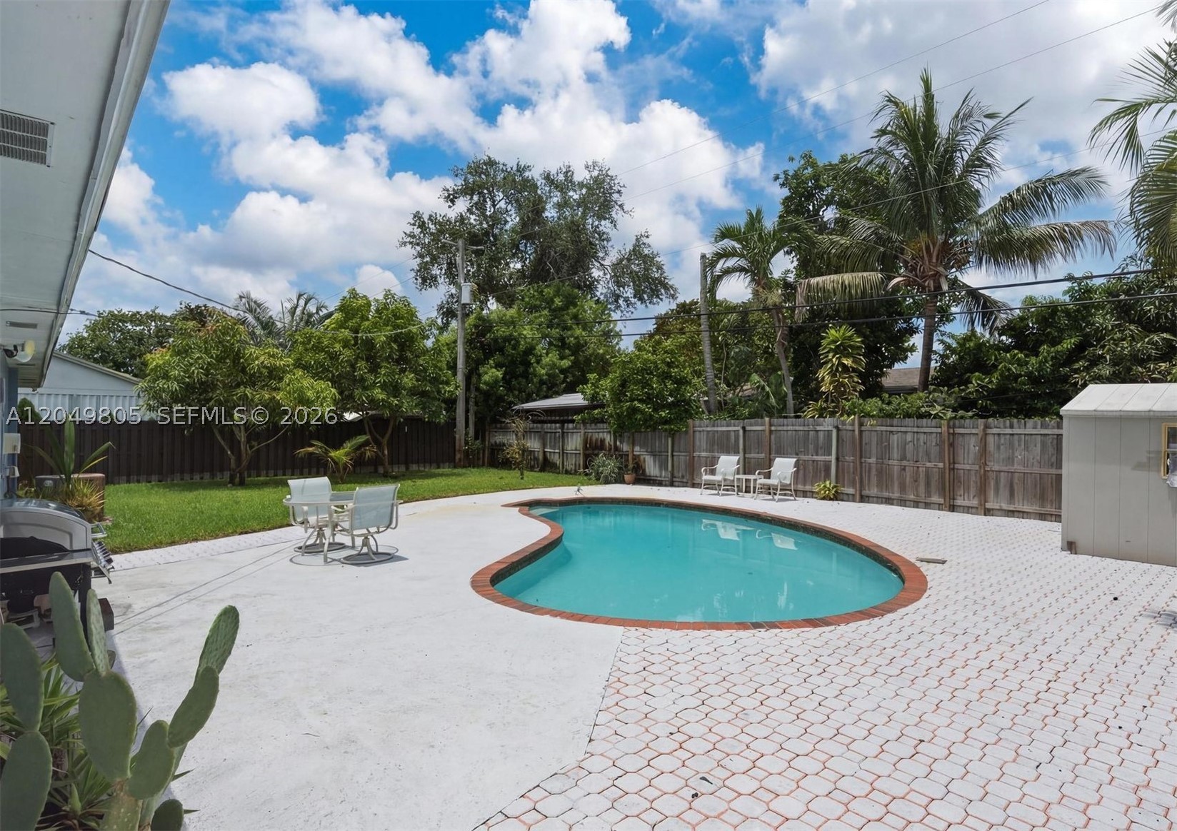 FLORAL PARK LANTANA - Residential Lease