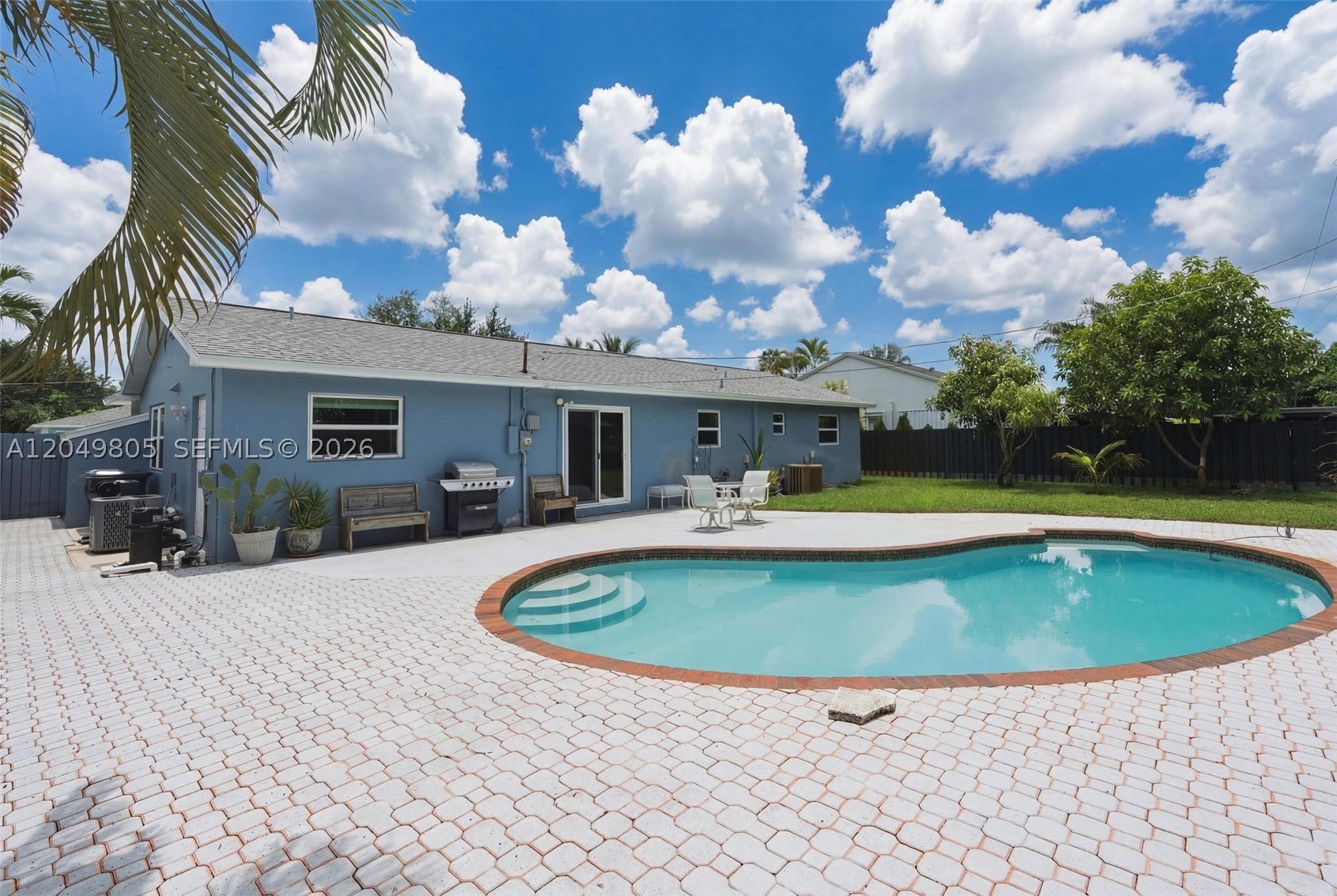 FLORAL PARK LANTANA - Residential Lease