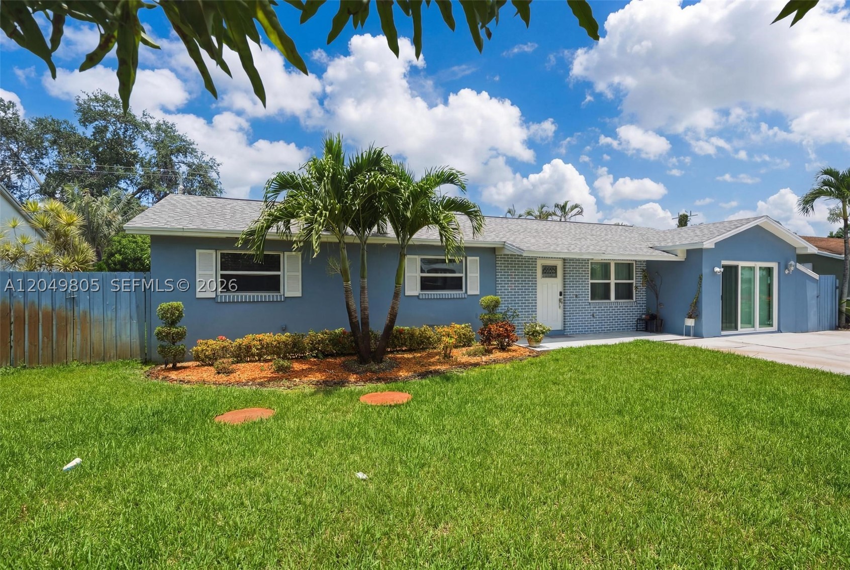 FLORAL PARK LANTANA - Residential Lease
