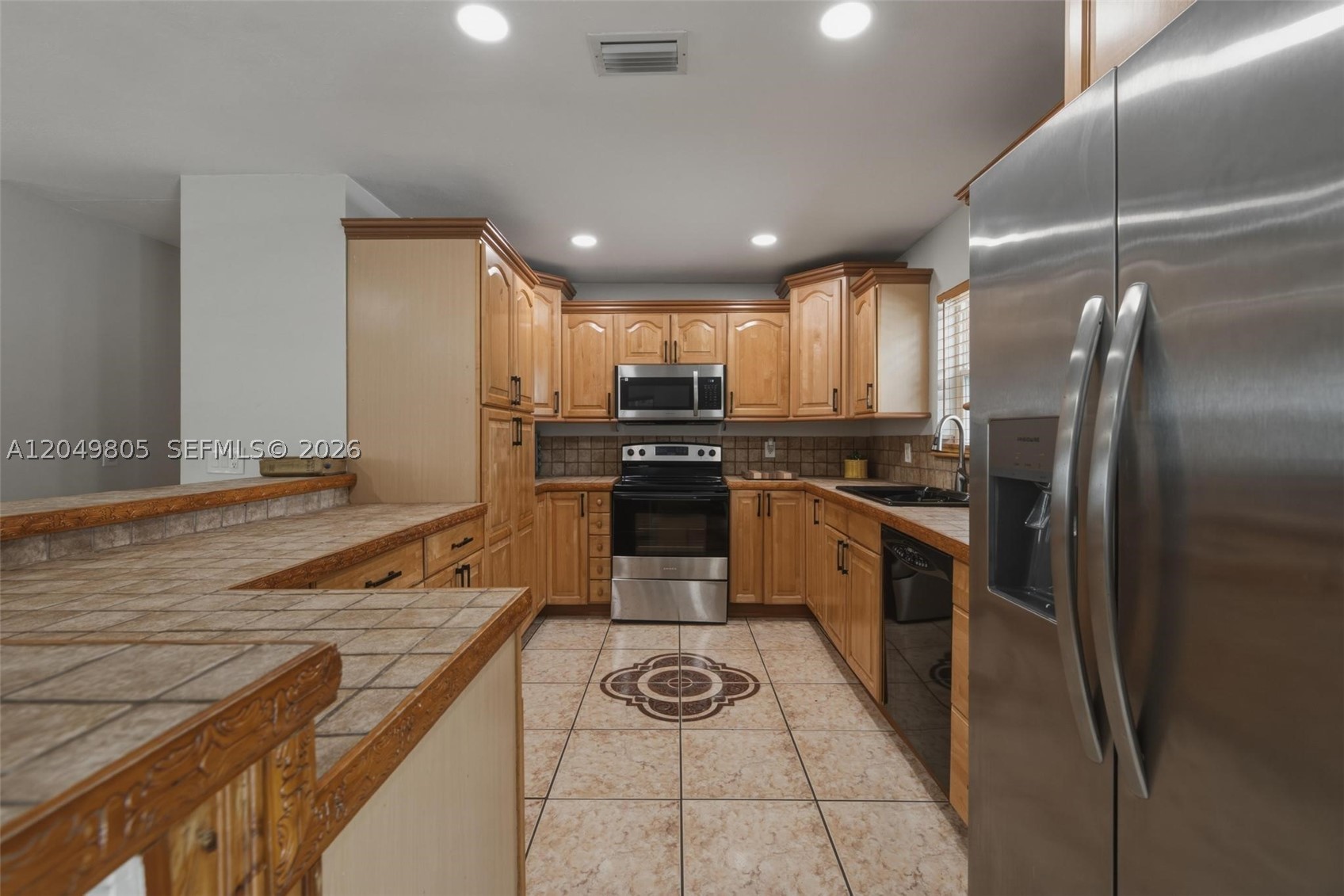 FLORAL PARK LANTANA - Residential Lease