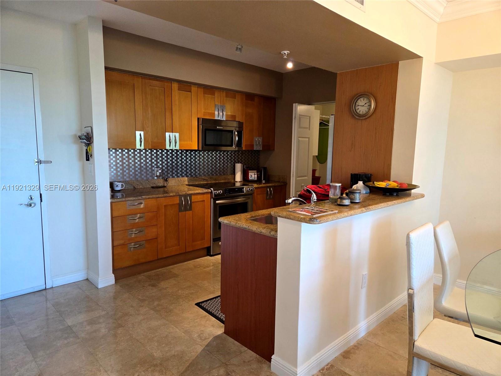 DUO CONDOMINIUM EAST - Residential