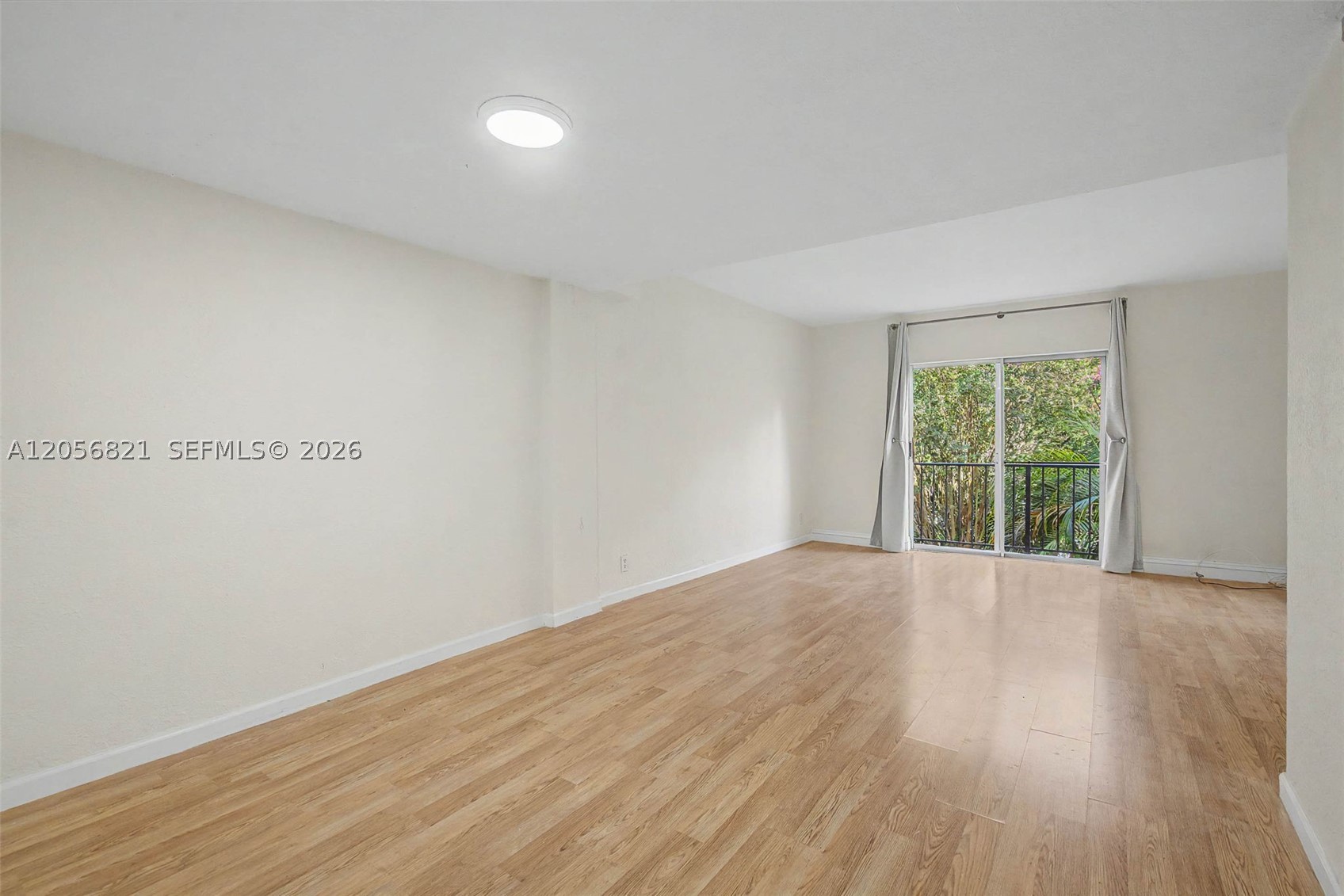 VILLAS OF PINECREST CONDO - Residential