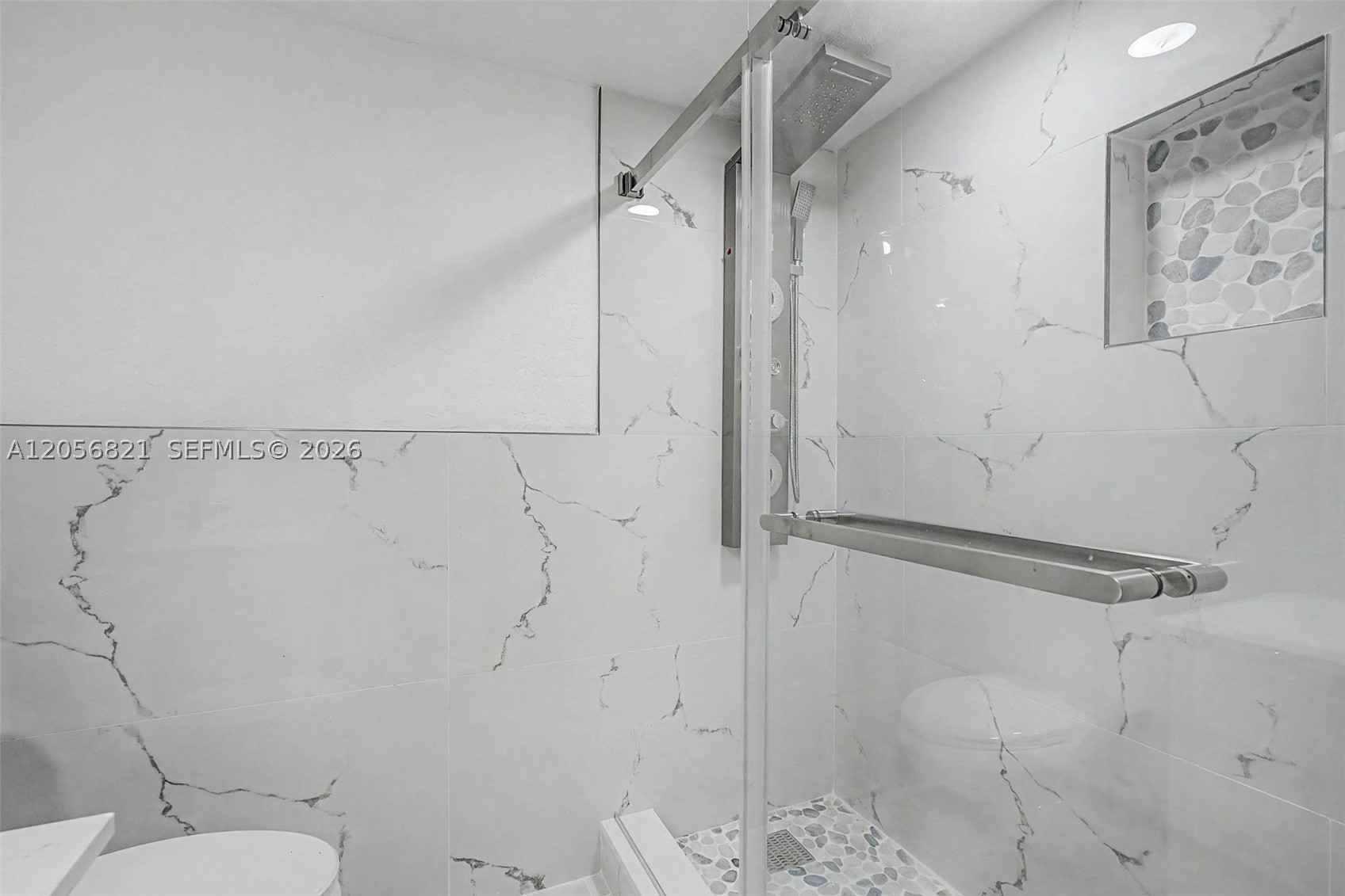 VILLAS OF PINECREST CONDO - Residential