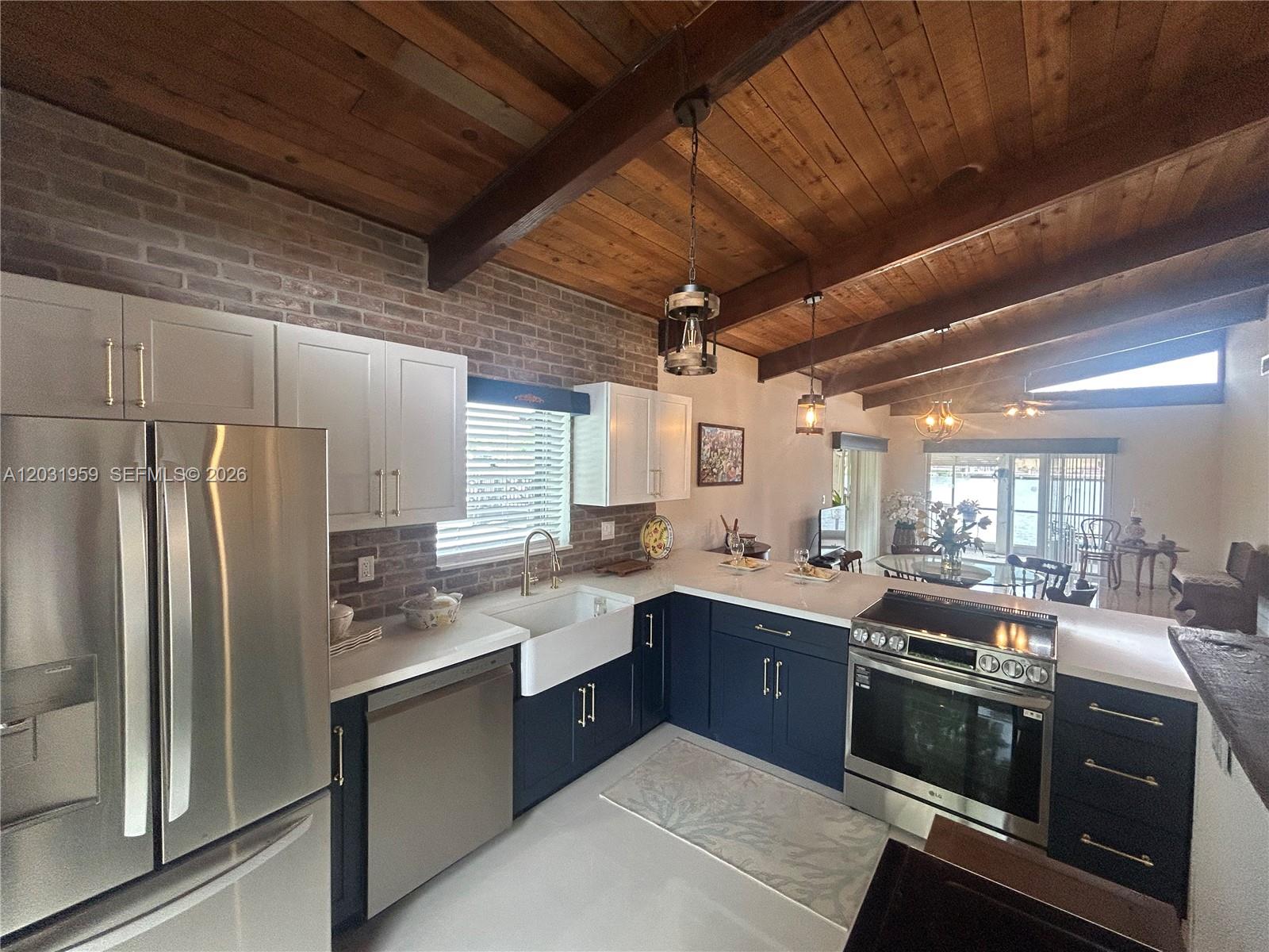 VILLAS AT CARRIAGE HILLS - Residential Lease