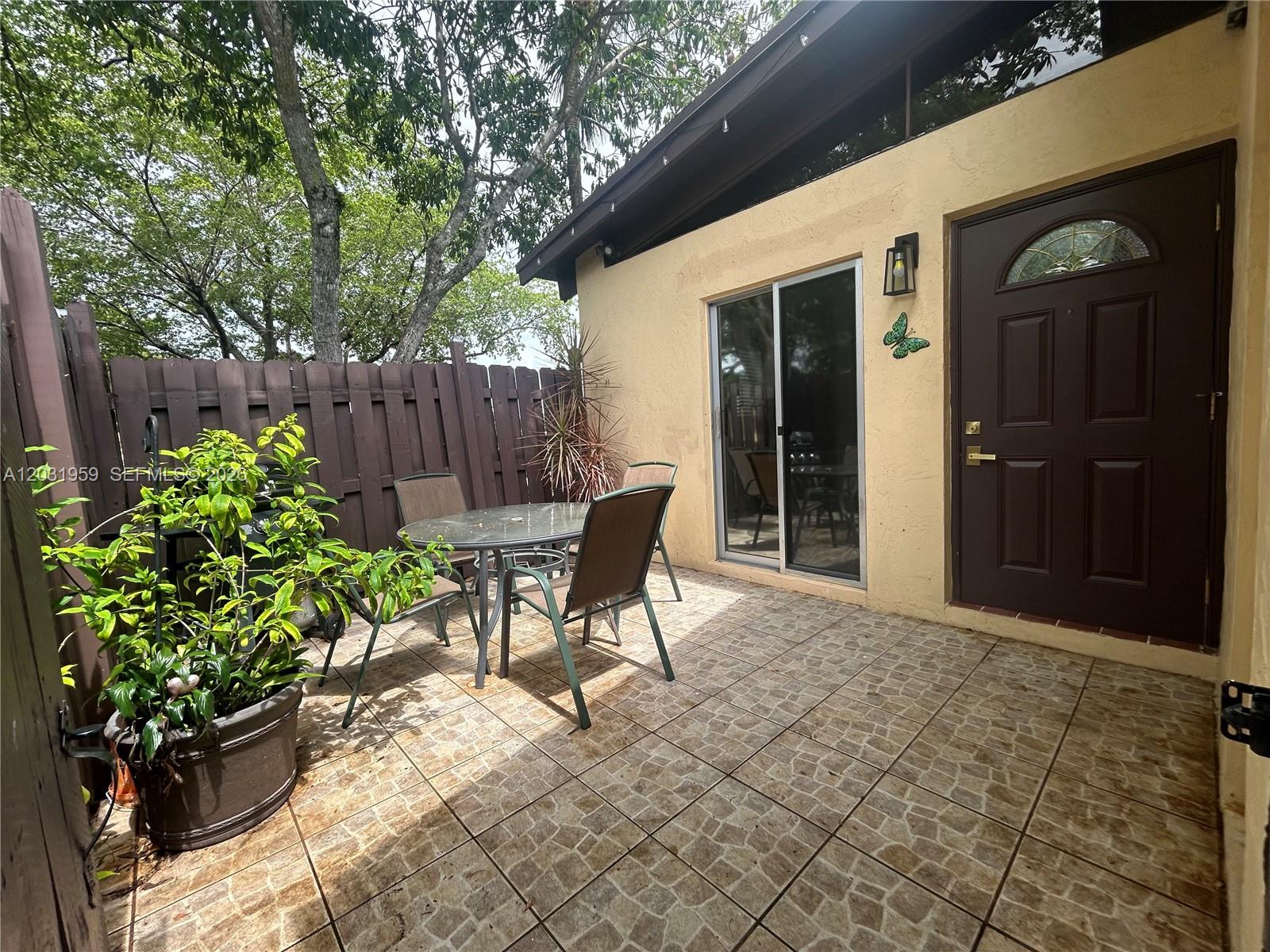 VILLAS AT CARRIAGE HILLS - Residential Lease
