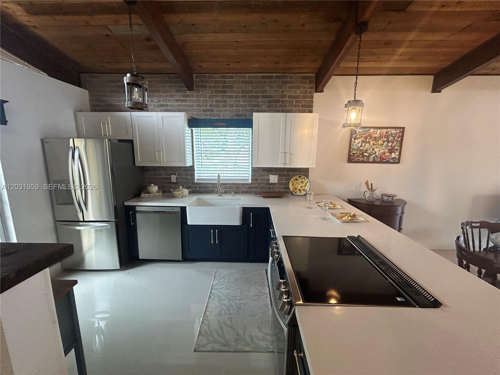 VILLAS AT CARRIAGE HILLS - Residential Lease