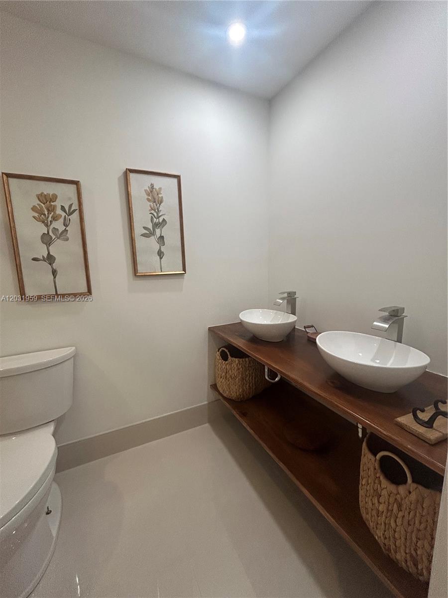 VILLAS AT CARRIAGE HILLS - Residential Lease