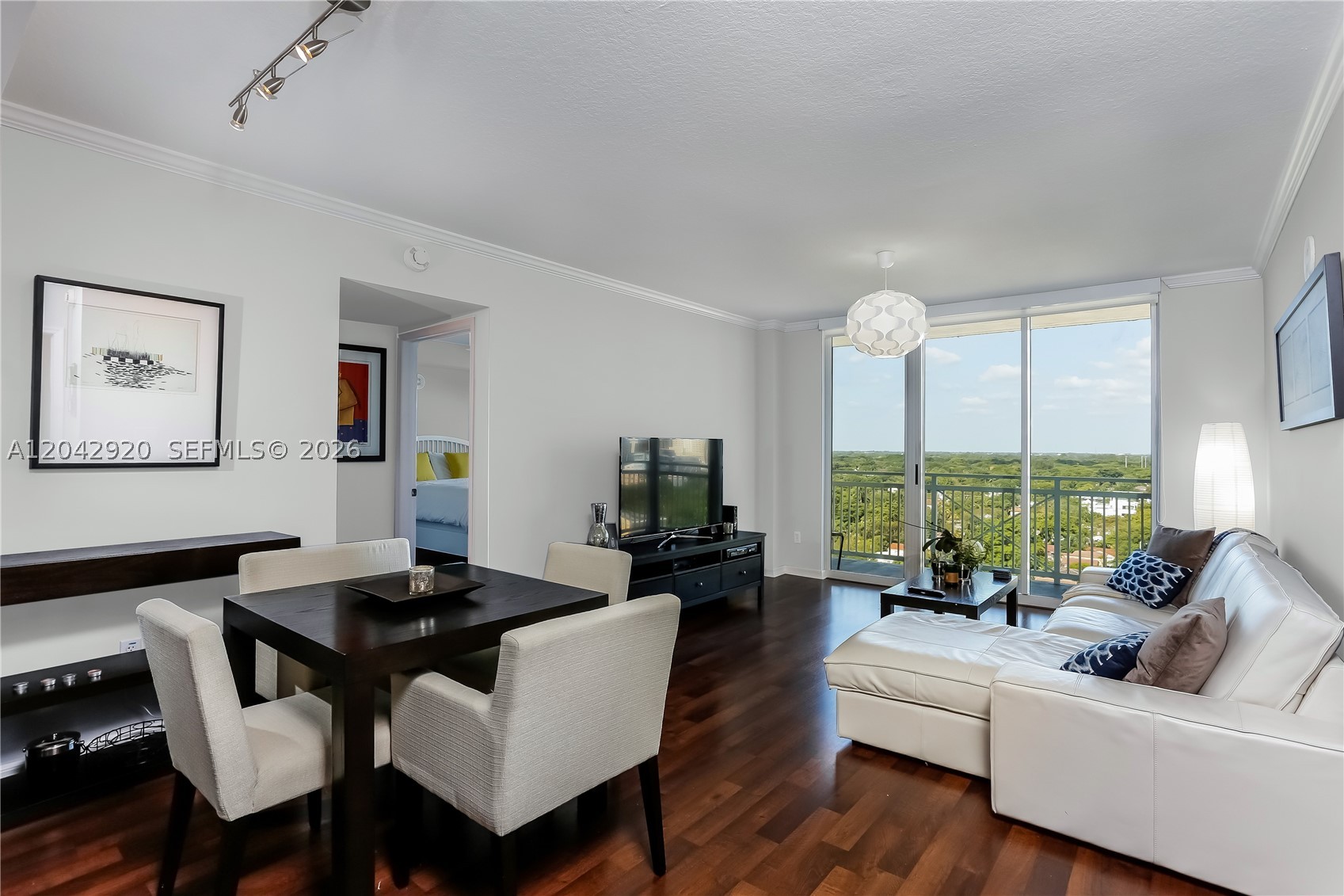 DA VINCI ON DOUGLAS CONDO - Residential Lease