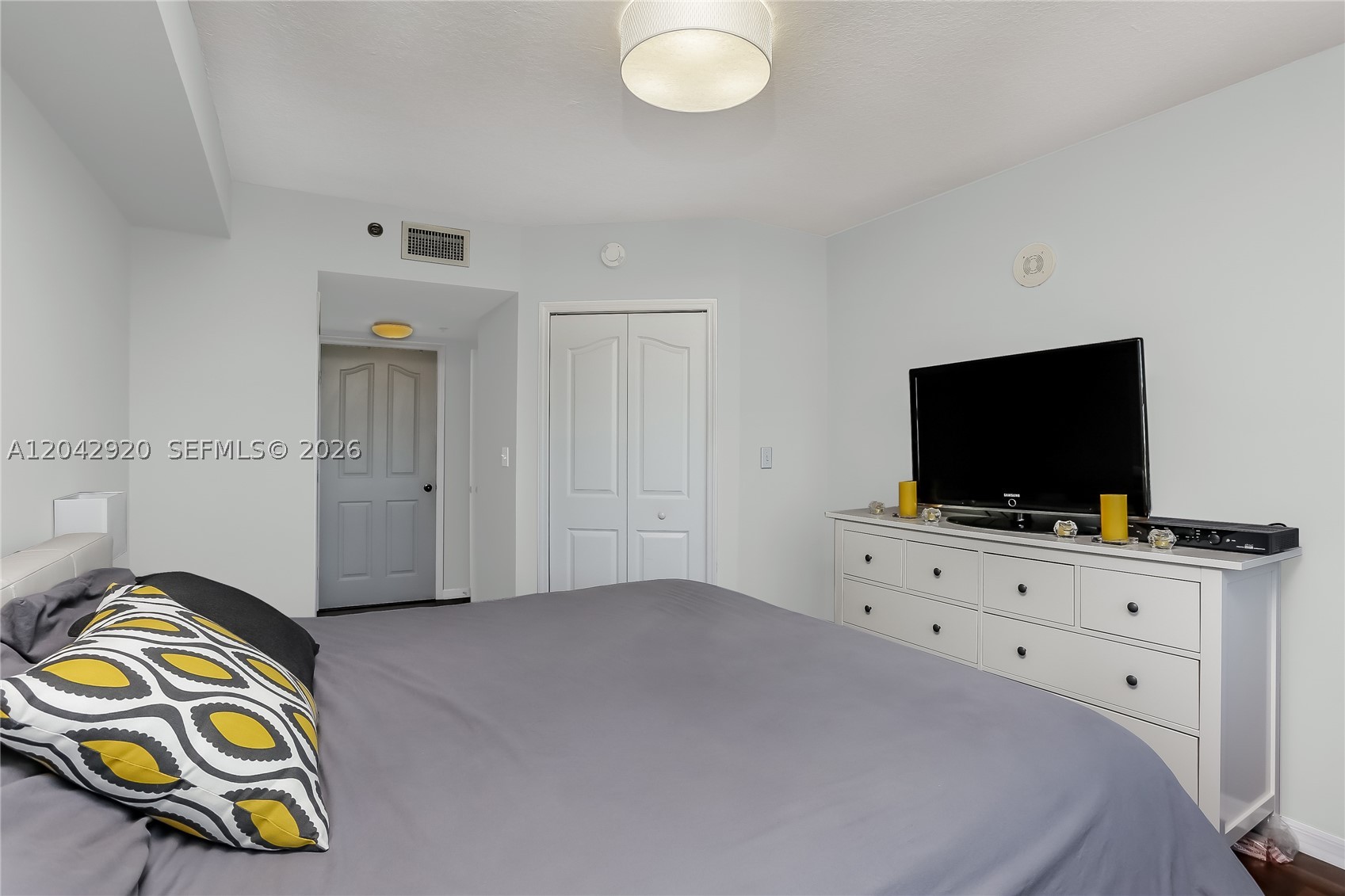 DA VINCI ON DOUGLAS CONDO - Residential Lease