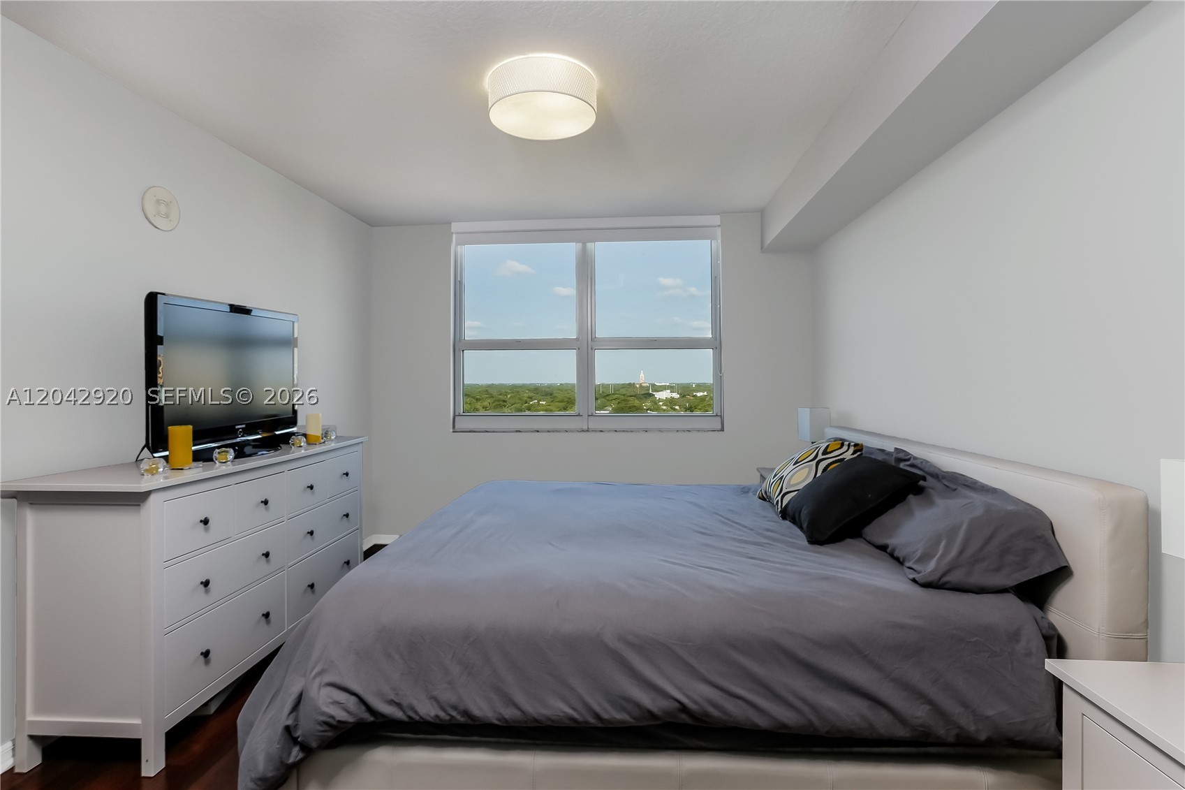 DA VINCI ON DOUGLAS CONDO - Residential Lease