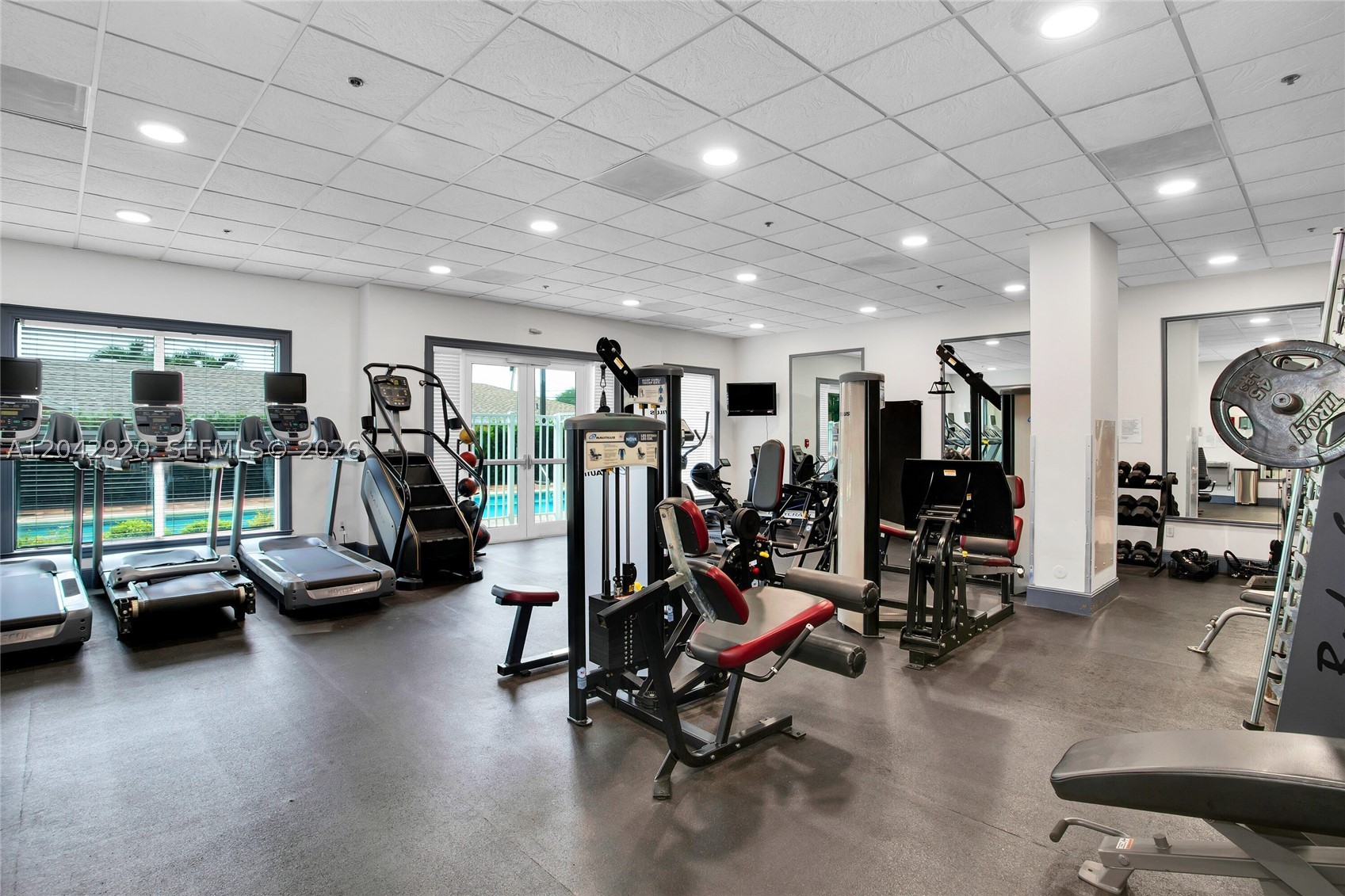DA VINCI ON DOUGLAS CONDO - Residential Lease