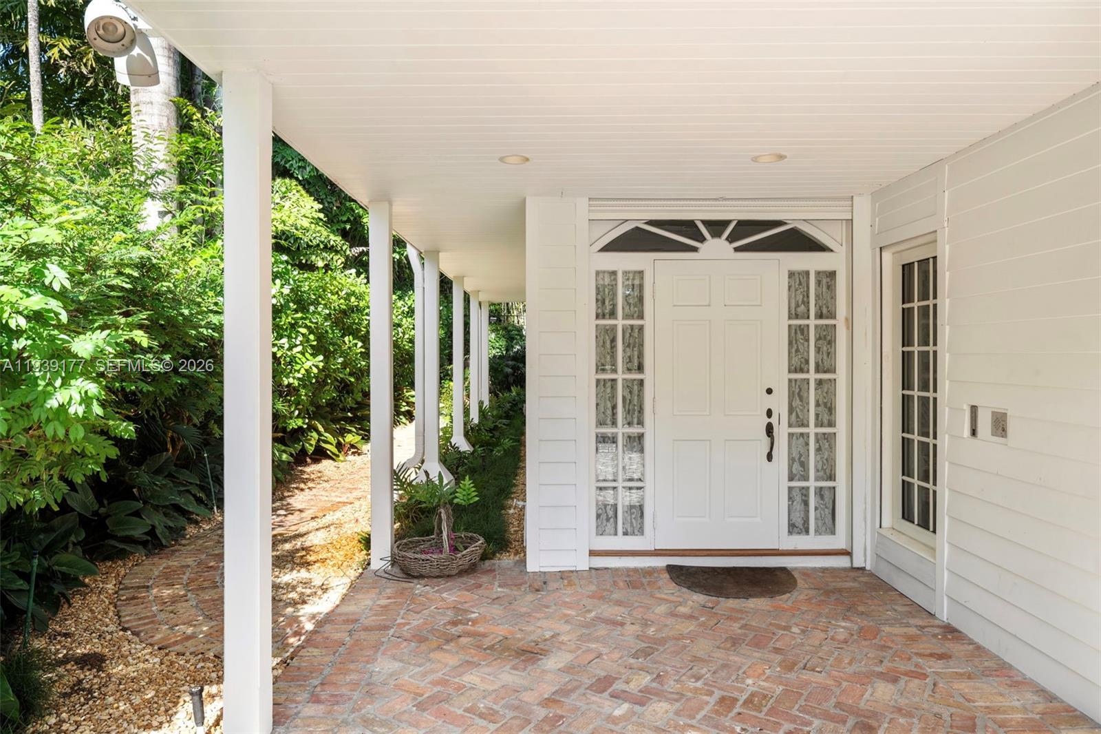 THE MOORINGS - Residential