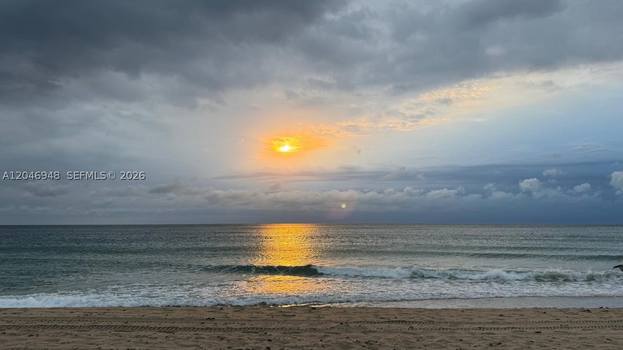 JADE BEACH VILLAS CONDO - Residential Lease
