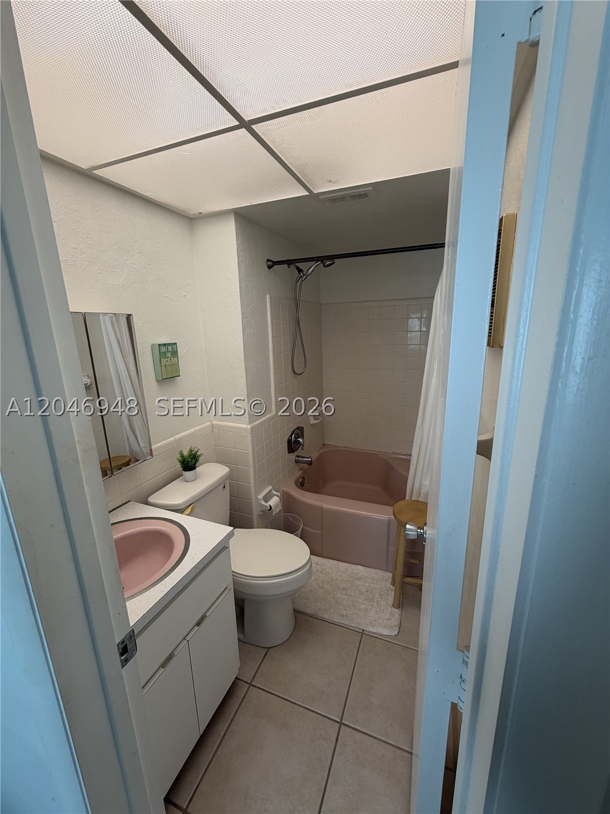 JADE BEACH VILLAS CONDO - Residential Lease