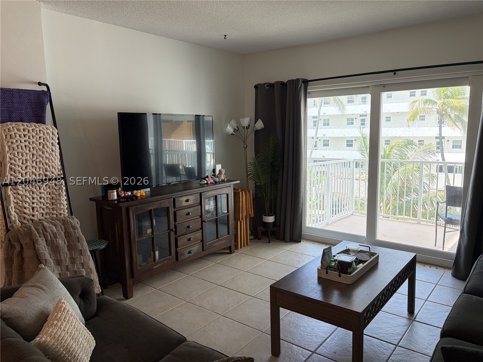 JADE BEACH VILLAS CONDO - Residential Lease