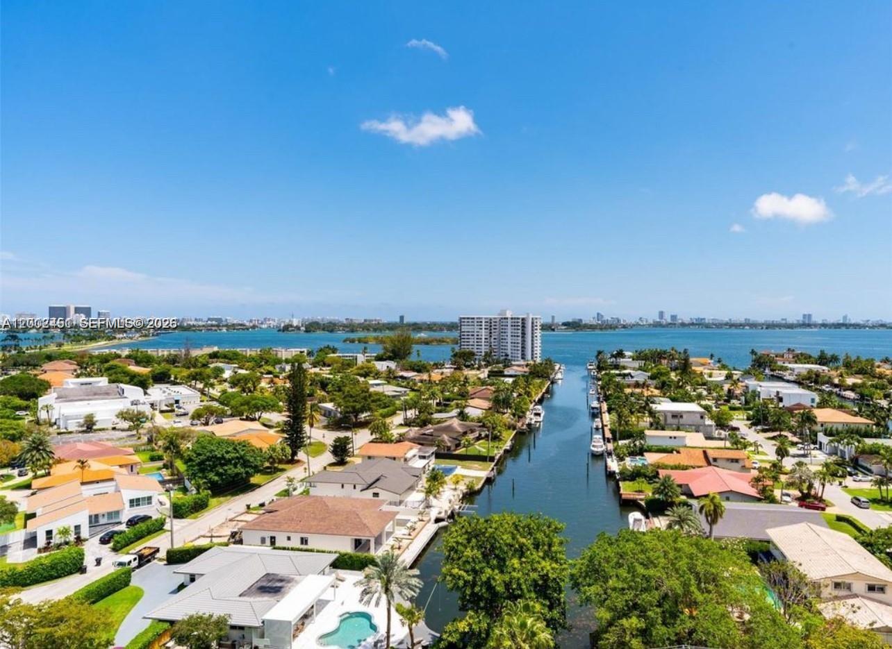 BAYVIEW TOWERS CONDO SOUT - Residential