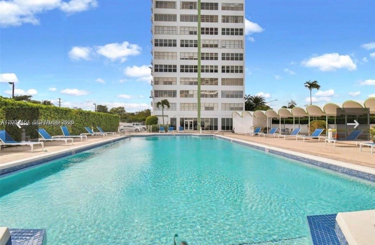 BAYVIEW TOWERS CONDO SOUT - Residential
