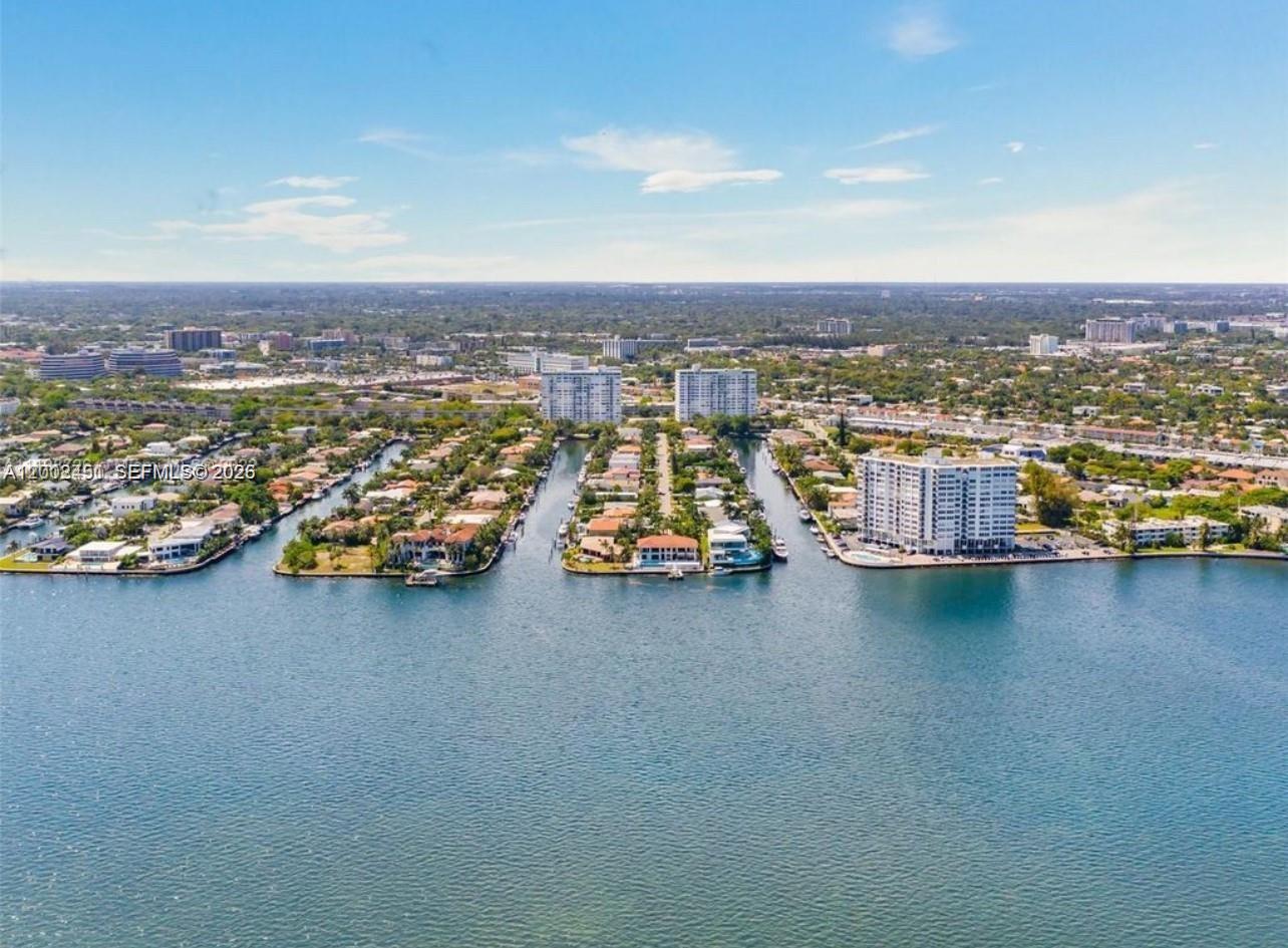 BAYVIEW TOWERS CONDO SOUT - Residential