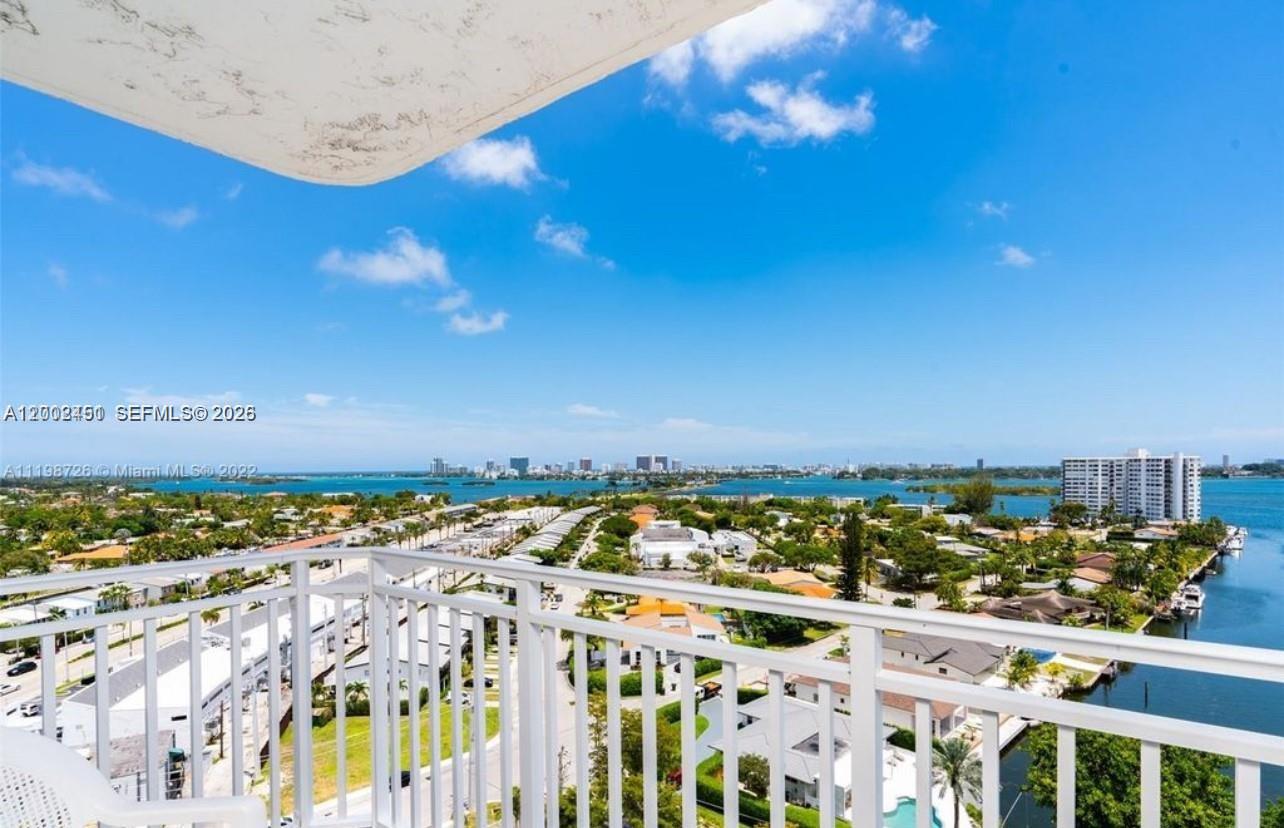 BAYVIEW TOWERS CONDO SOUT - Residential