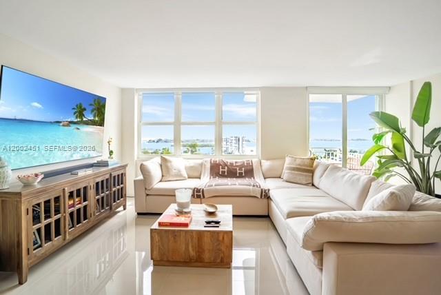 BAYVIEW TOWERS CONDO SOUT - Residential